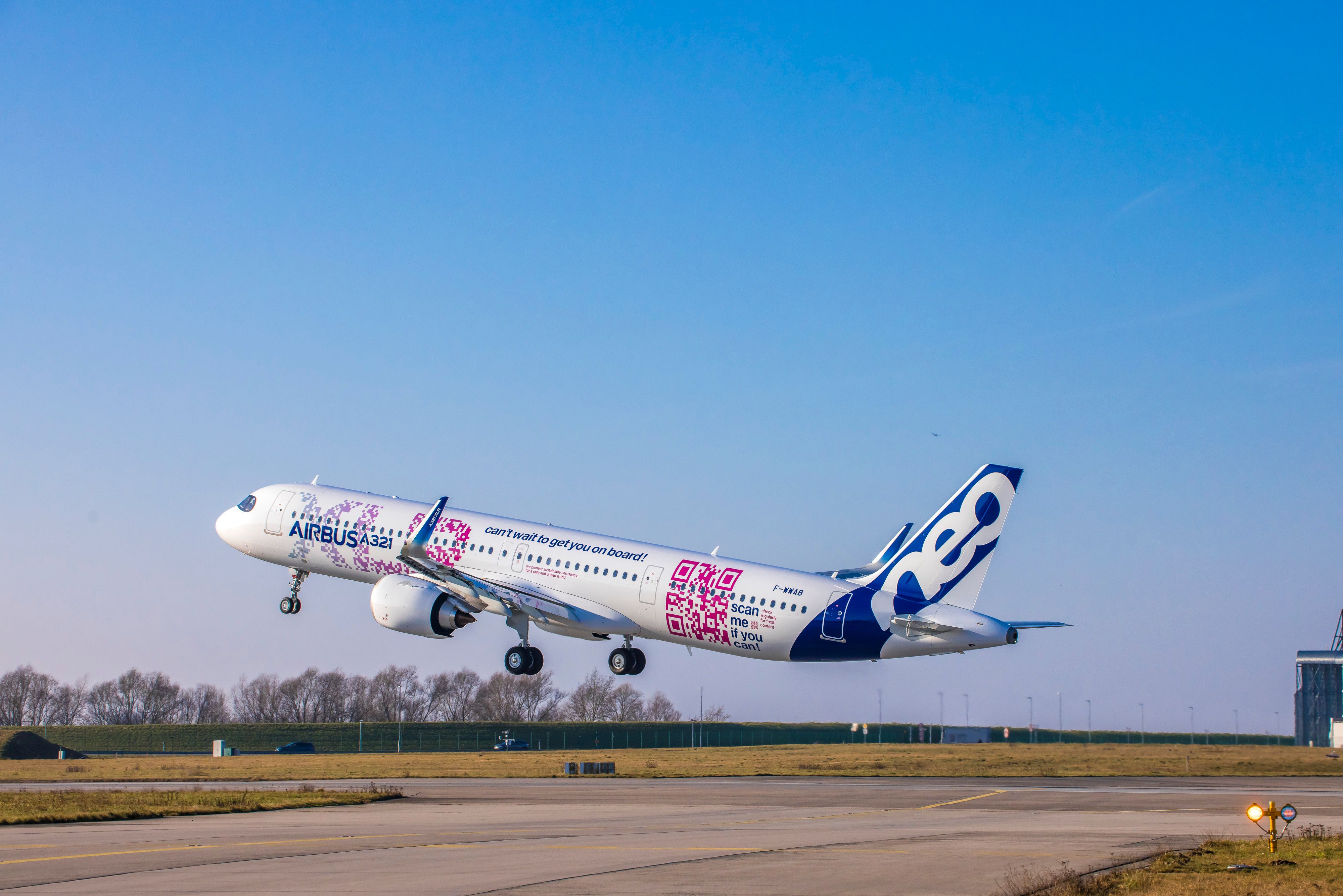 An Airbus A321XLR just after take off.