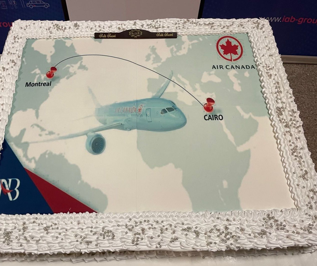 Air Canada returns to Cairo cake