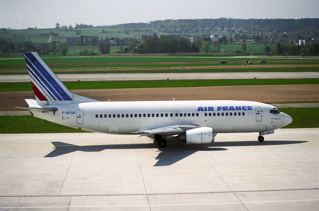 An Air France Boeing 737-300 on the taxiway in Zurich.