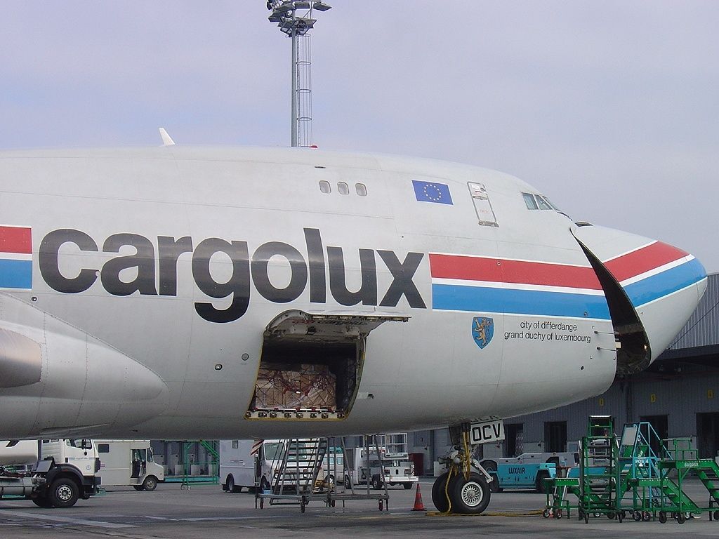 Boeing_747-4R7F-SCD,_Cargolux_AN0553045