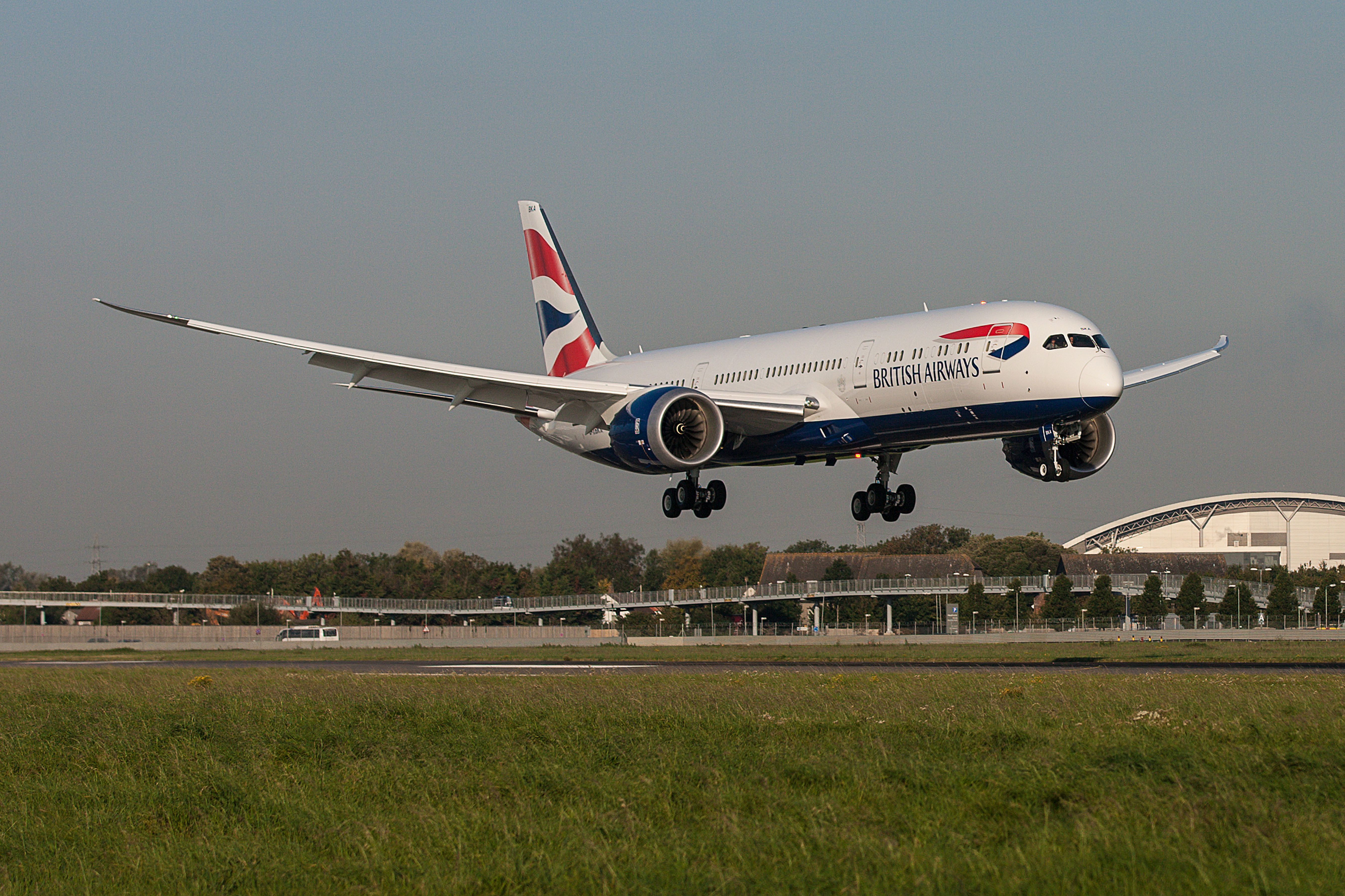 A British Airways Boeing 787 about to land.