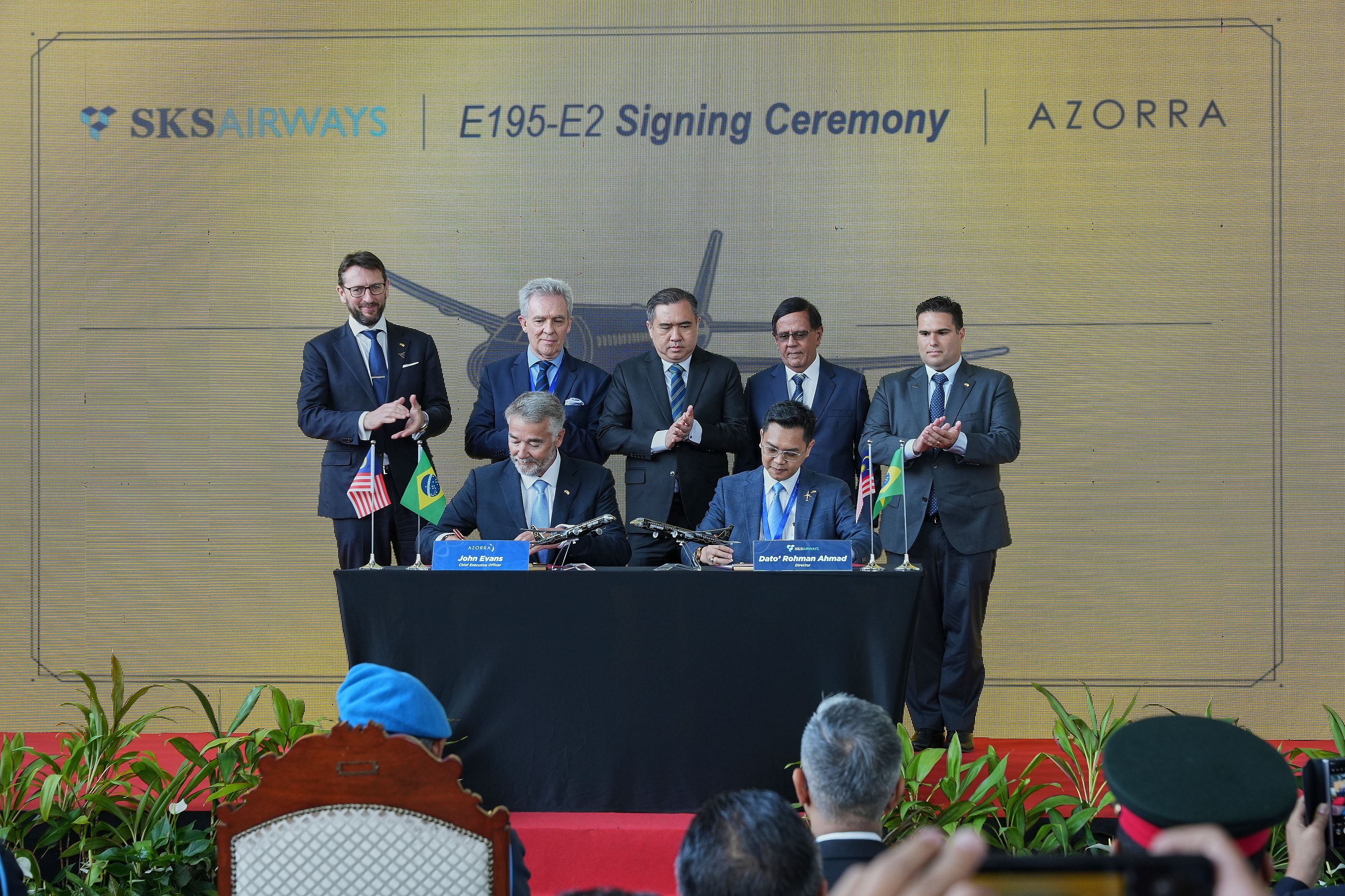 Embraer SKS Airways E195-E2 signing ceremony with Azorra