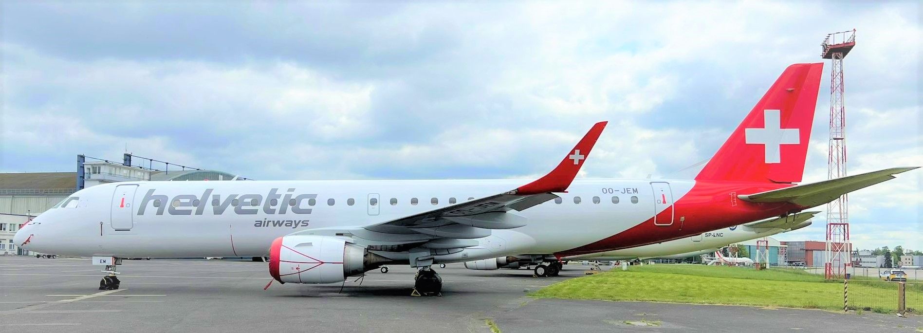 Helvetic Airways leases two Embraer E190 from TrueNoord