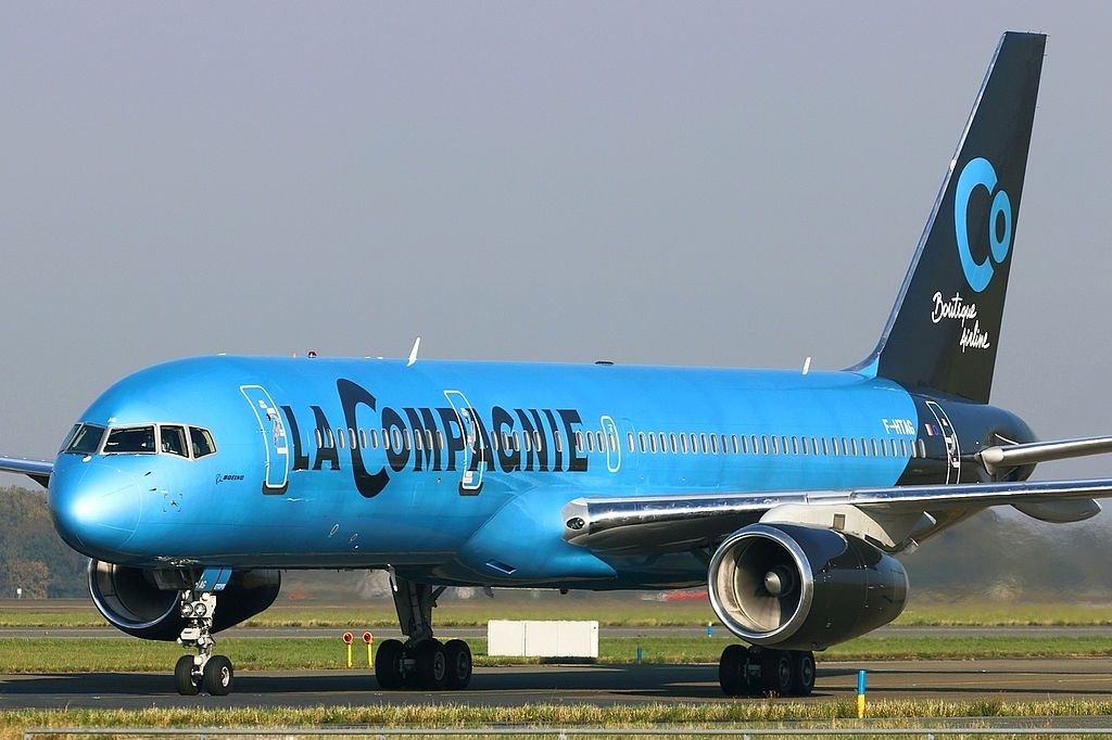 La_Compagnie_Boeing_757-200_at_CDG