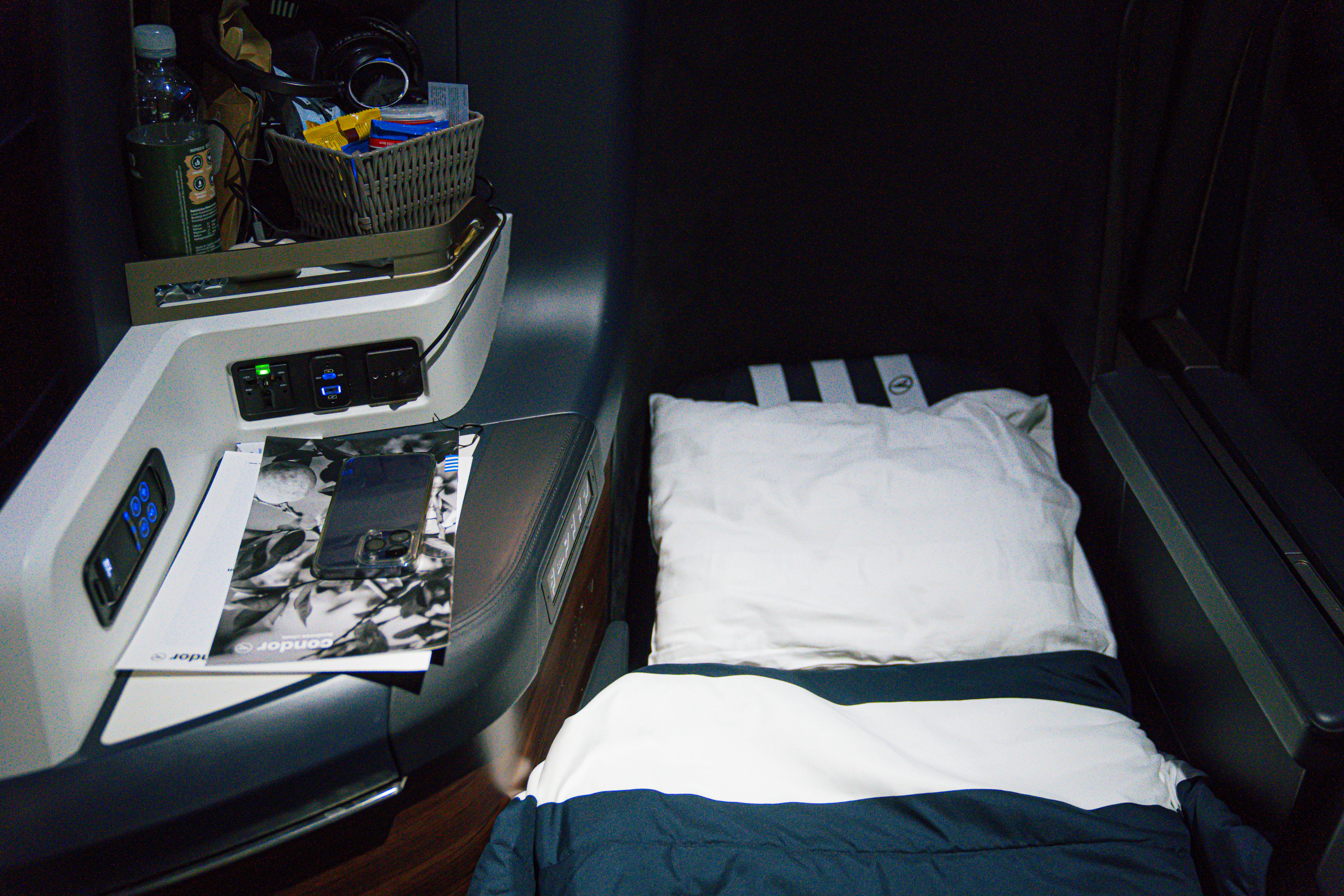 Condor Business class bed