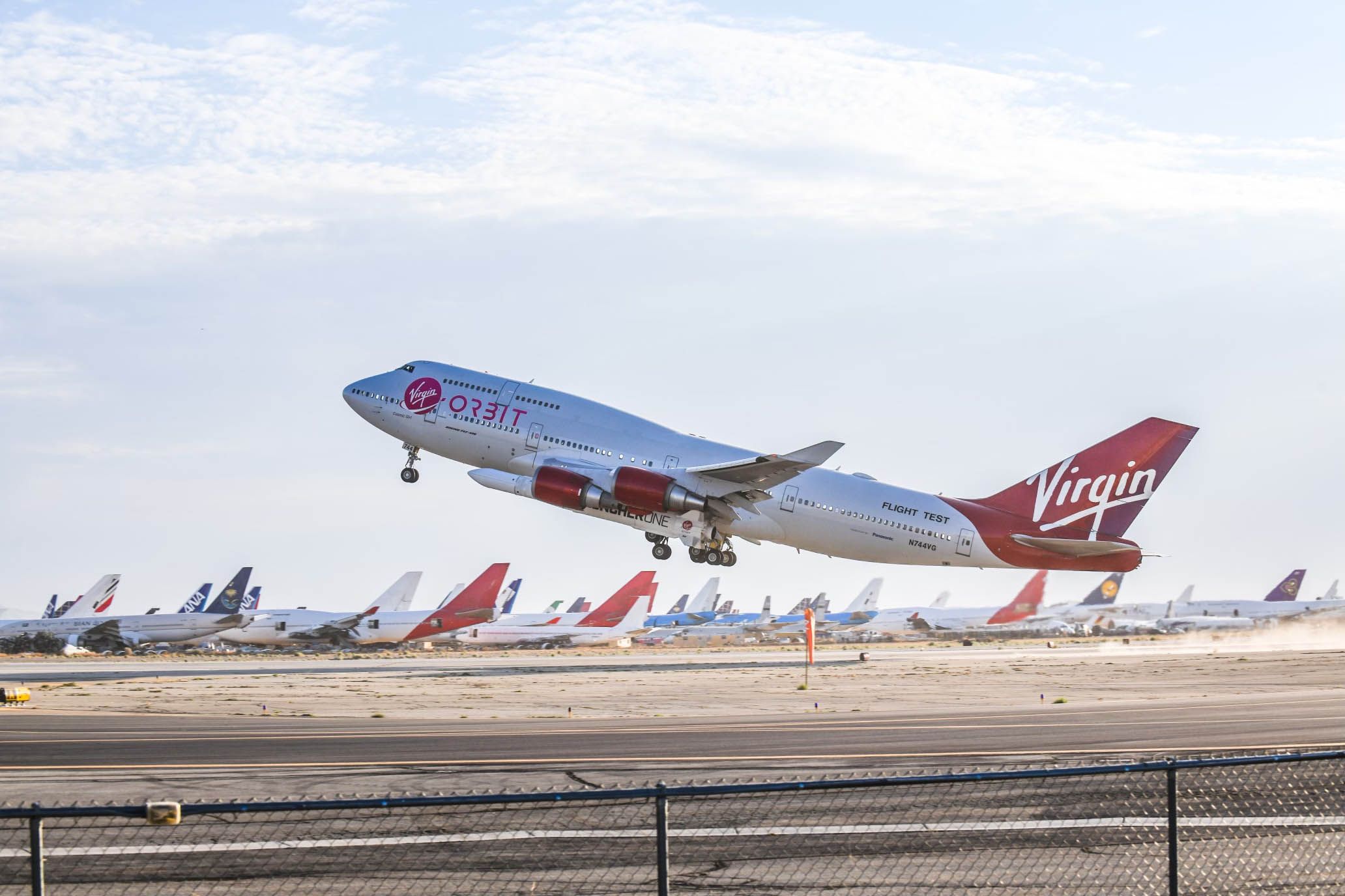 Virgin Orbit 747 take-off