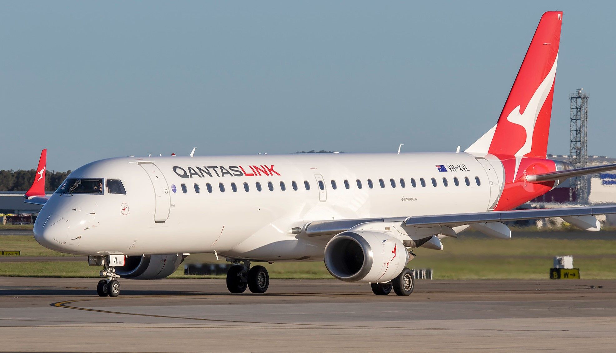 Qantas Embraer E190