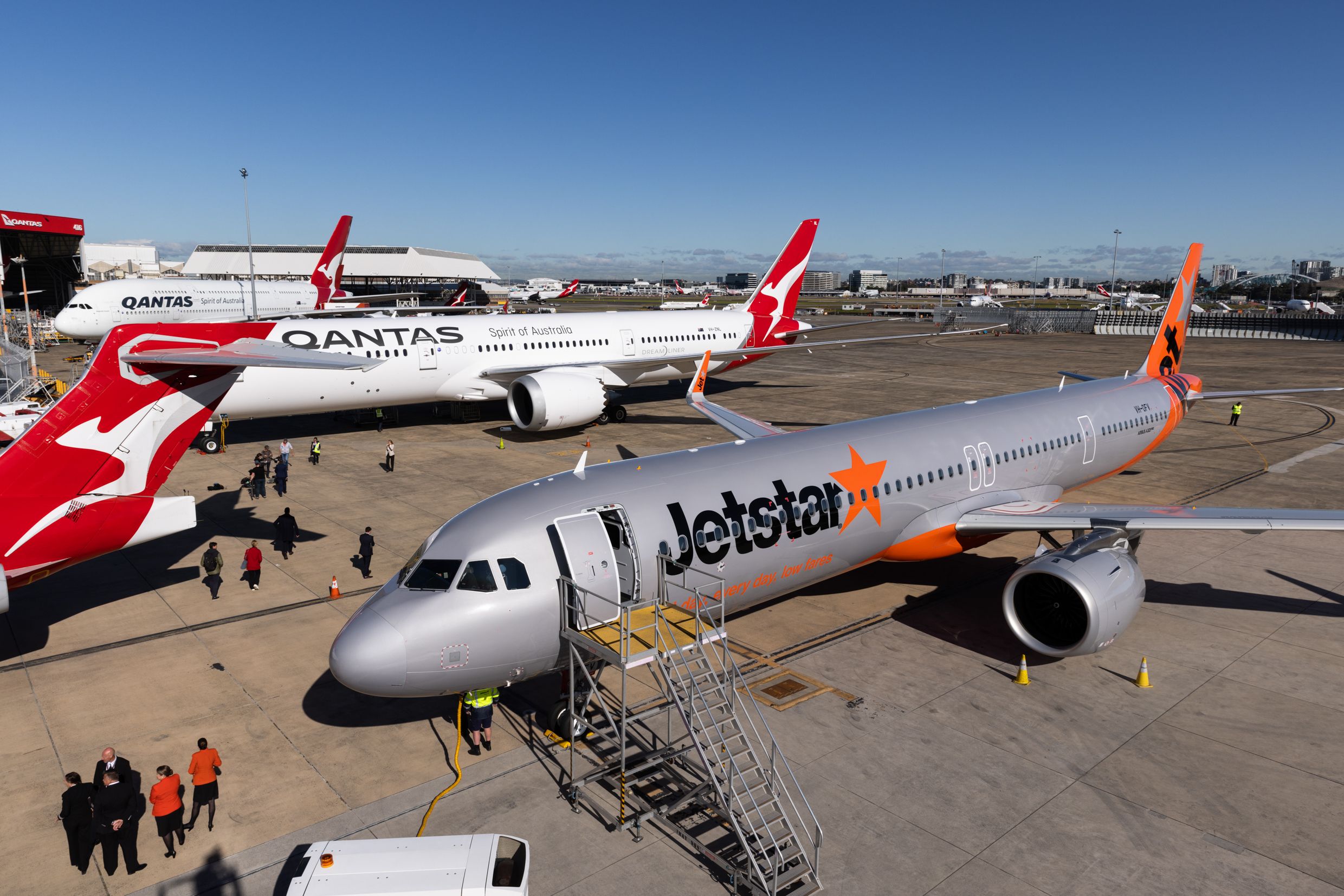 Qantas 787 and Jetstar A321LR at Sydney Jetbase 290523