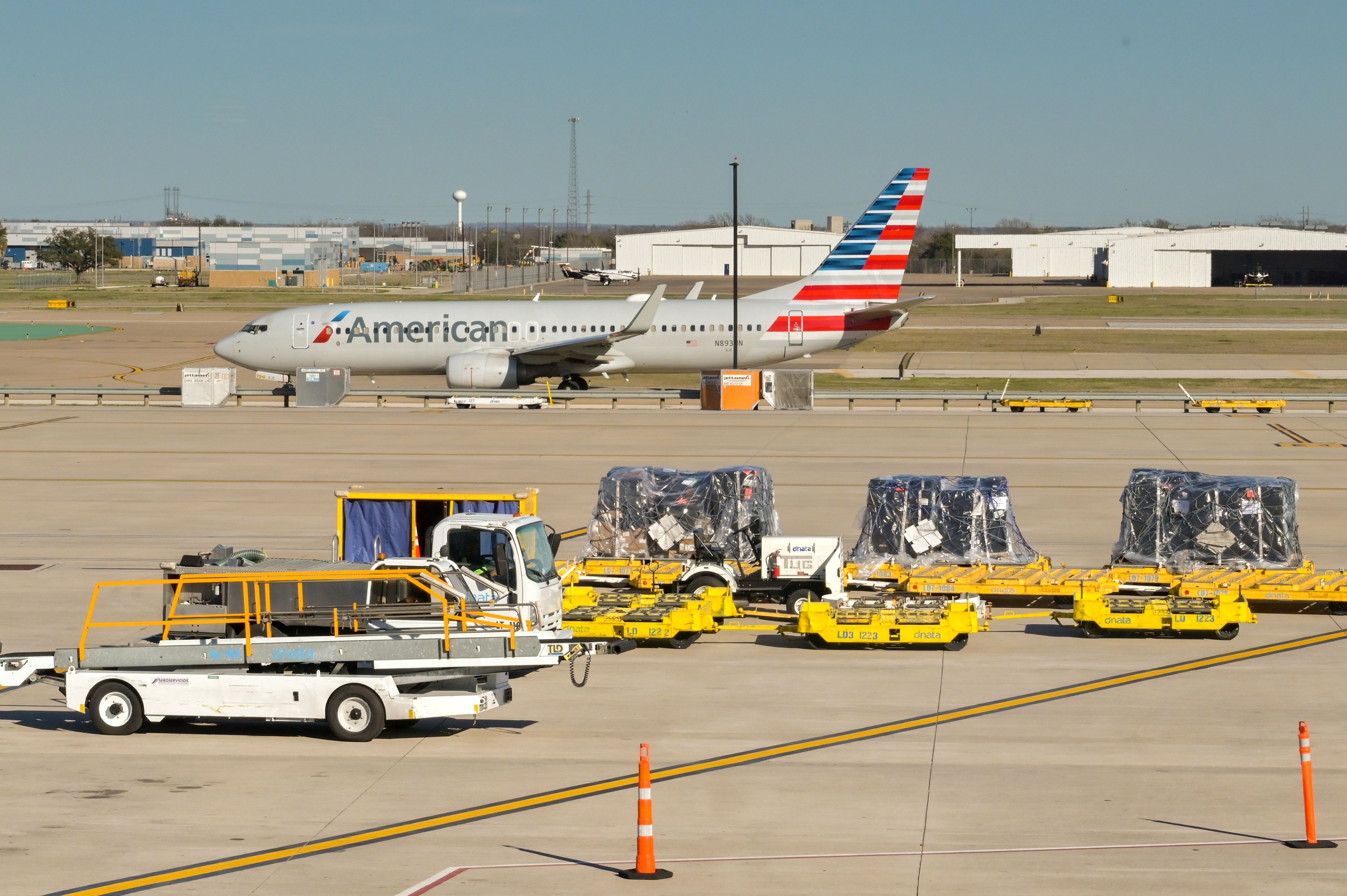 American Airlines Boeing 737 @ Austin Airport