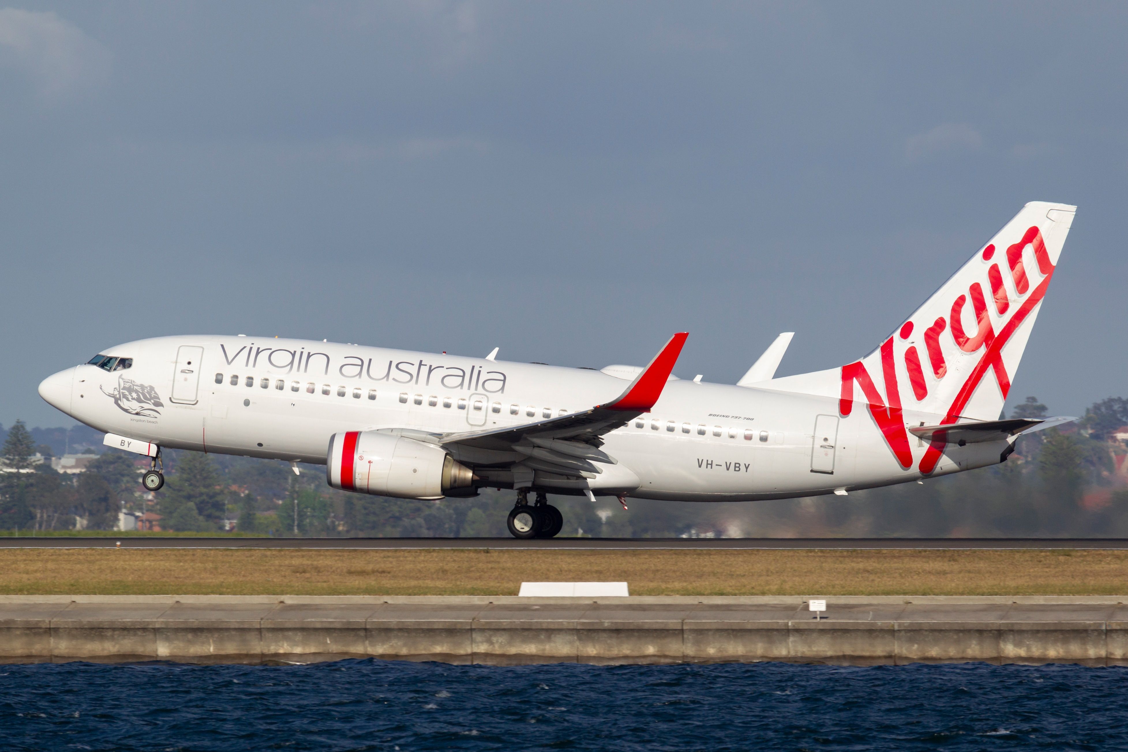 Virgin Australia 737-700 take off