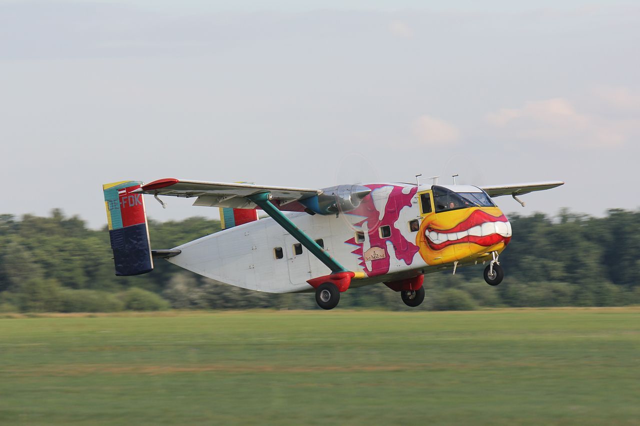A Short SkyVan just after takeoff.