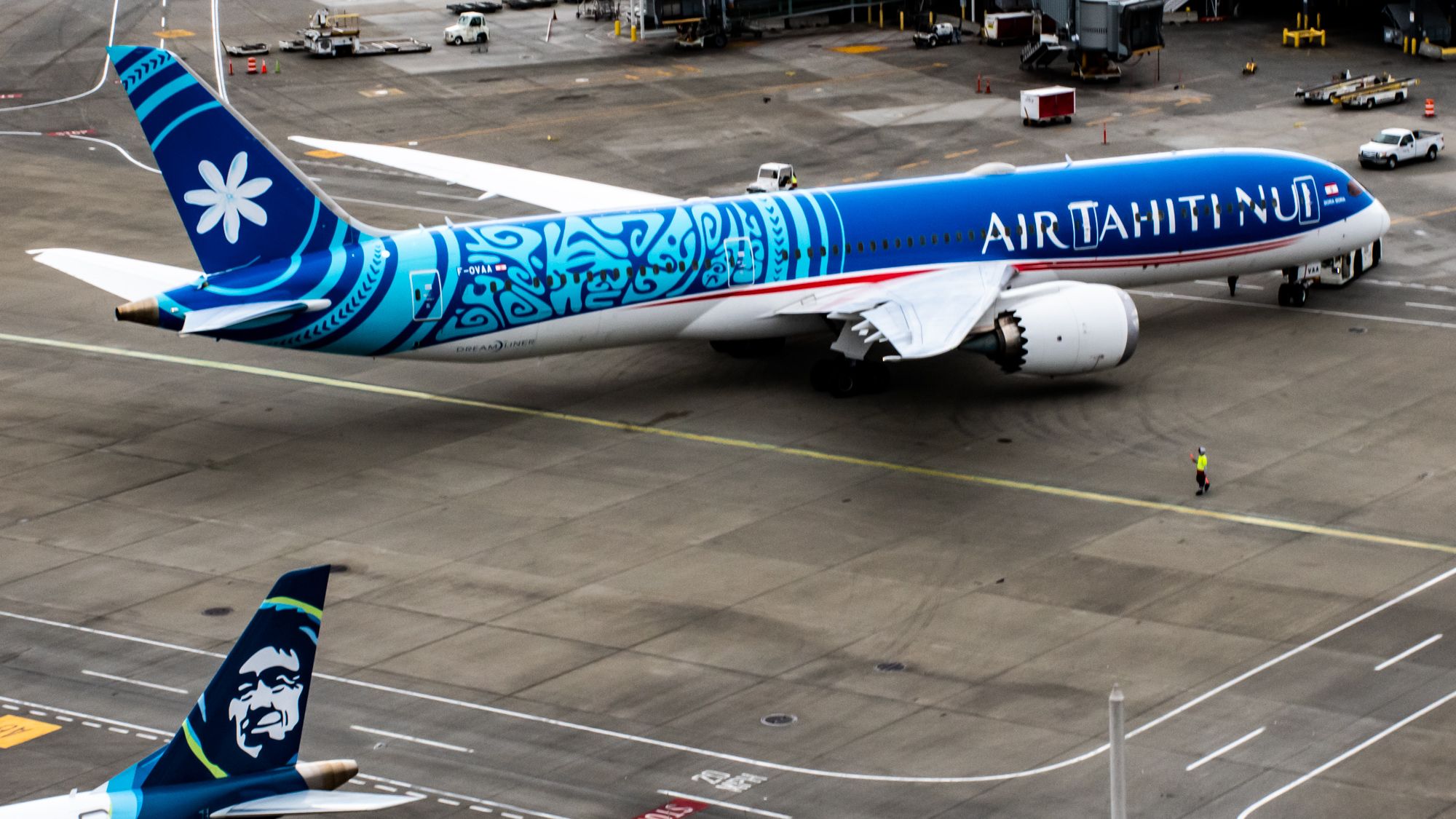 Air Tahiti Nui 787-9 Pushing Back and Alaska Air E175