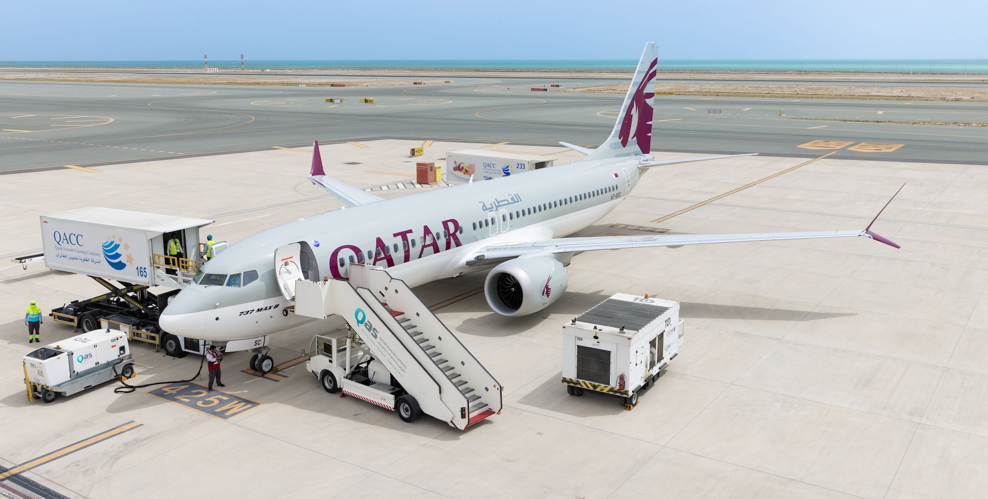 Qatar airways 737 MAX on tarmac