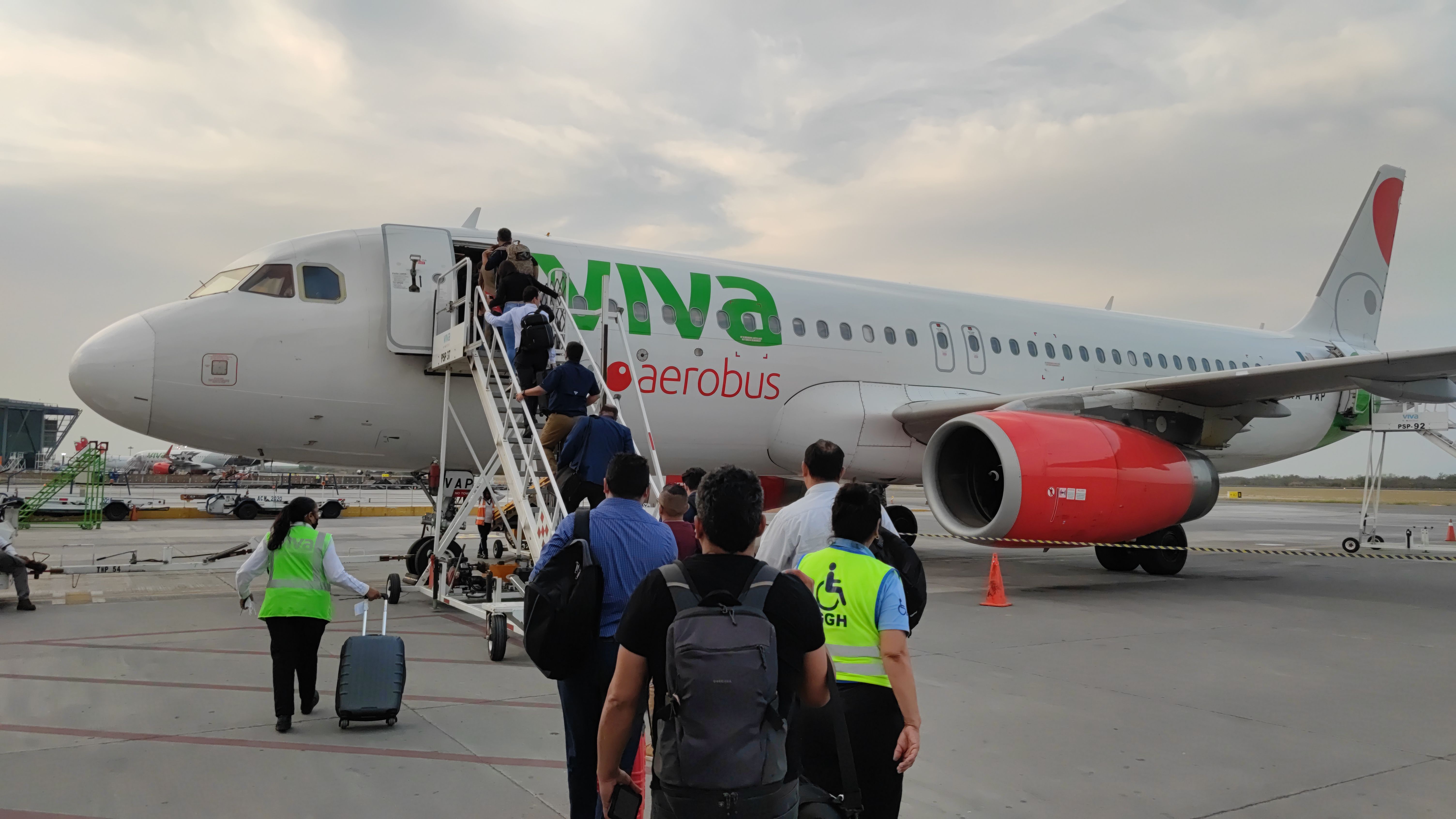 Volaris or Viva Aerobus Which Mexican ULCC Is Better?