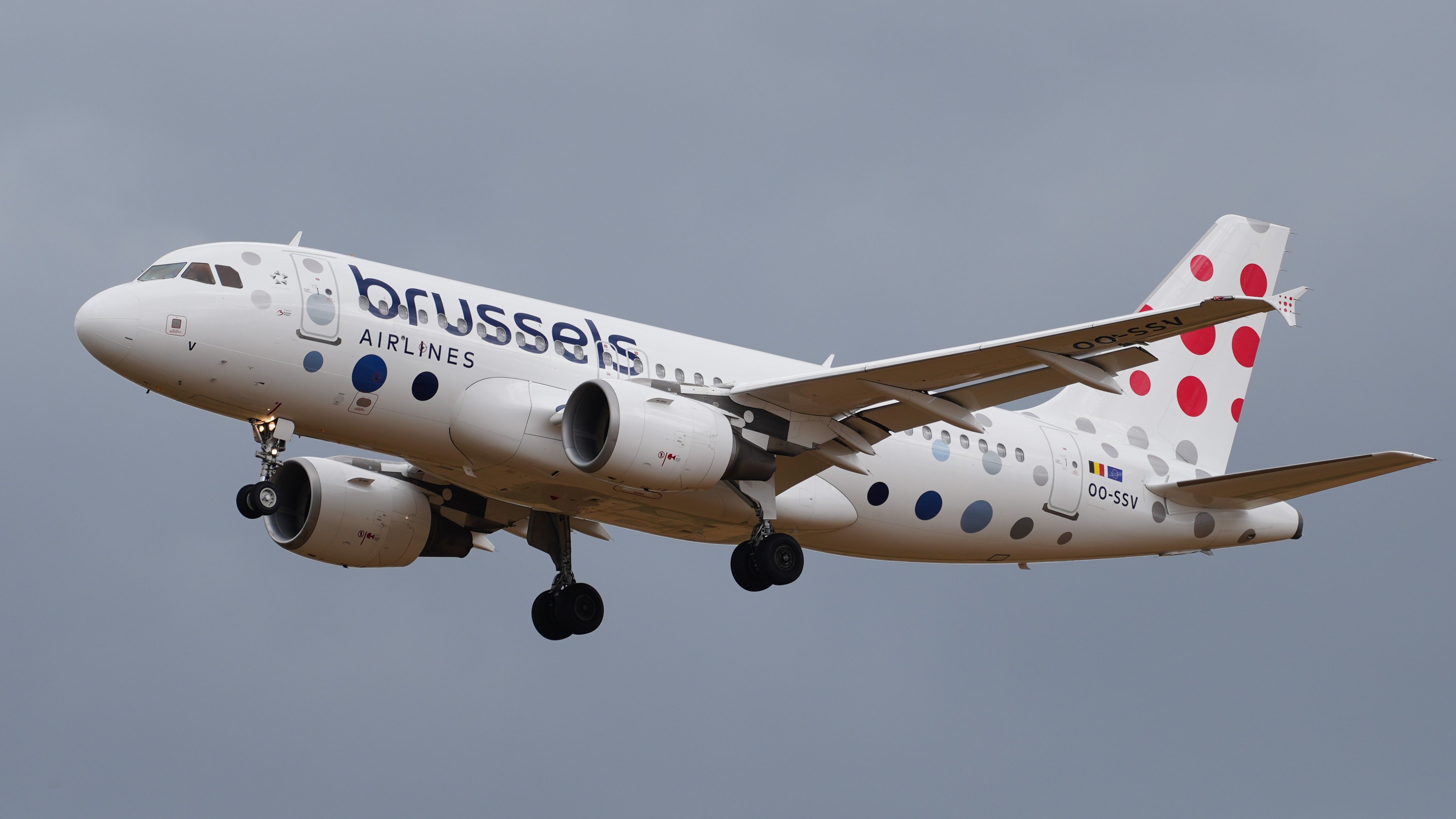 Berlin_Brandenburg_Airport_Brussels_Airlines_Airbus_A319-111_OO-SSV_(DSC07283)