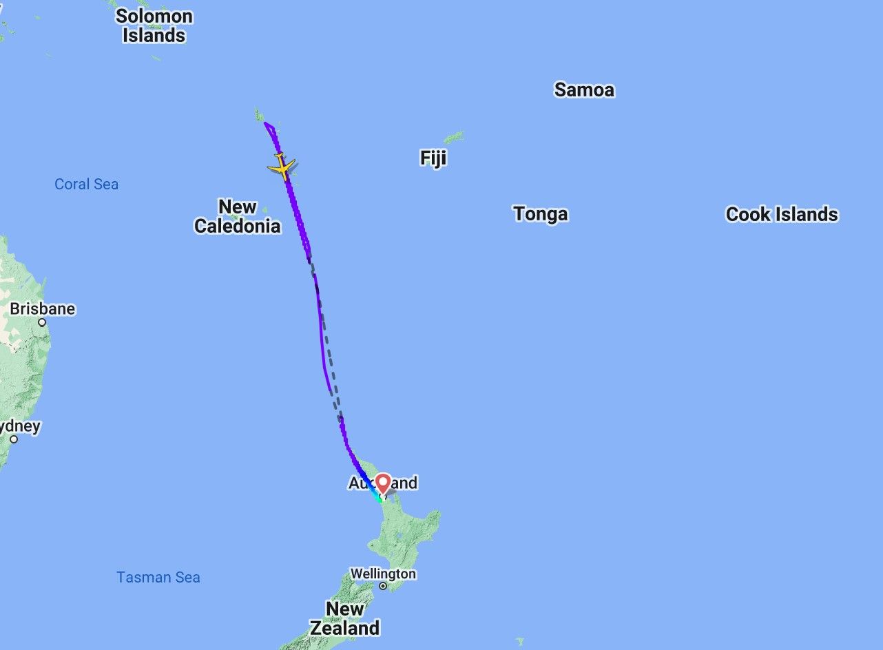 Air New Zealand Boeing 787-9 Returns To Auckland With Damaged Windscreen