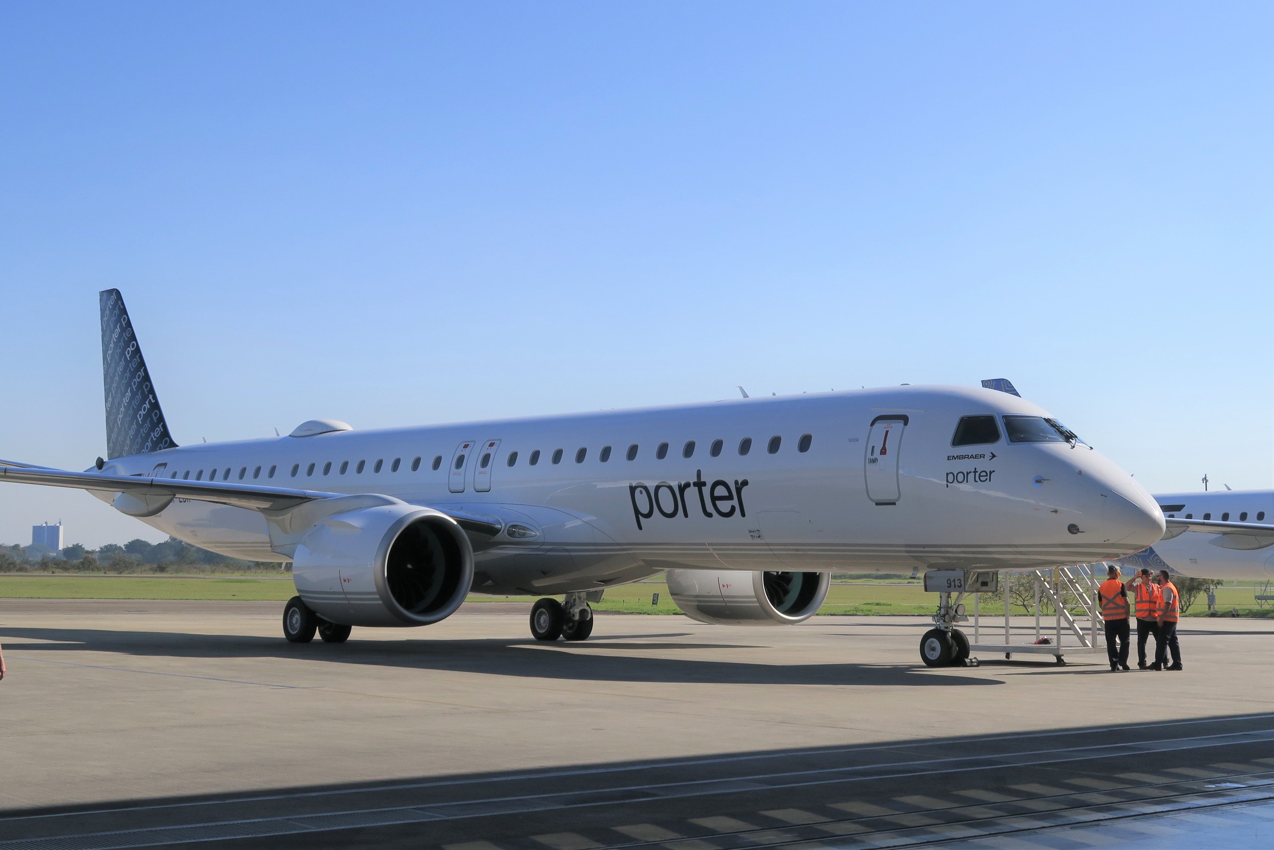 Porter Airlines Embraer E195-E2 leased from TrueNoord