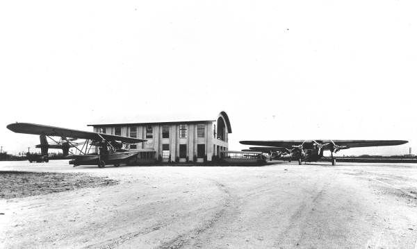 Hangar circa 1928