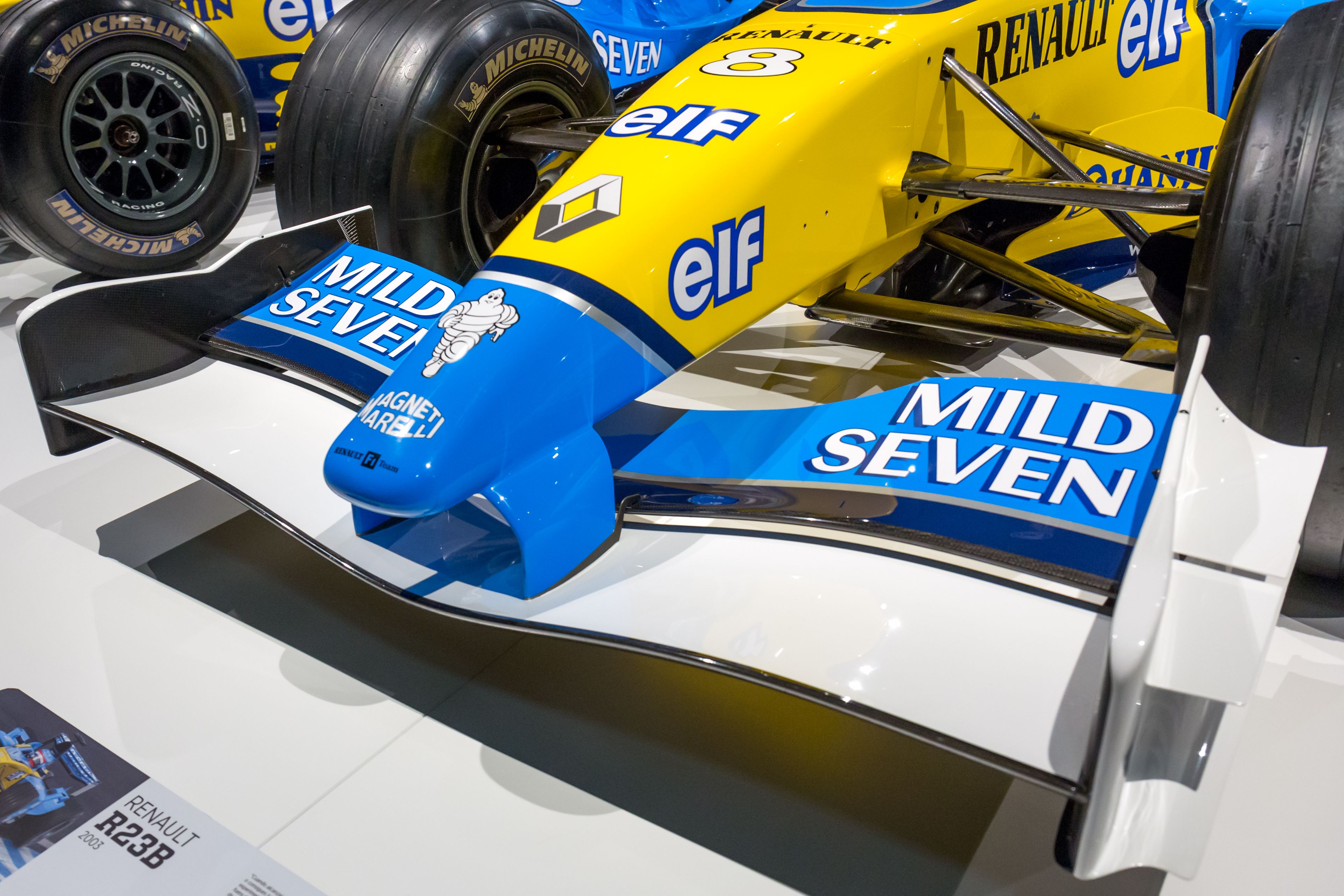 Renault_R23B_front_wing_2017_Museo_Fernando_Alonso