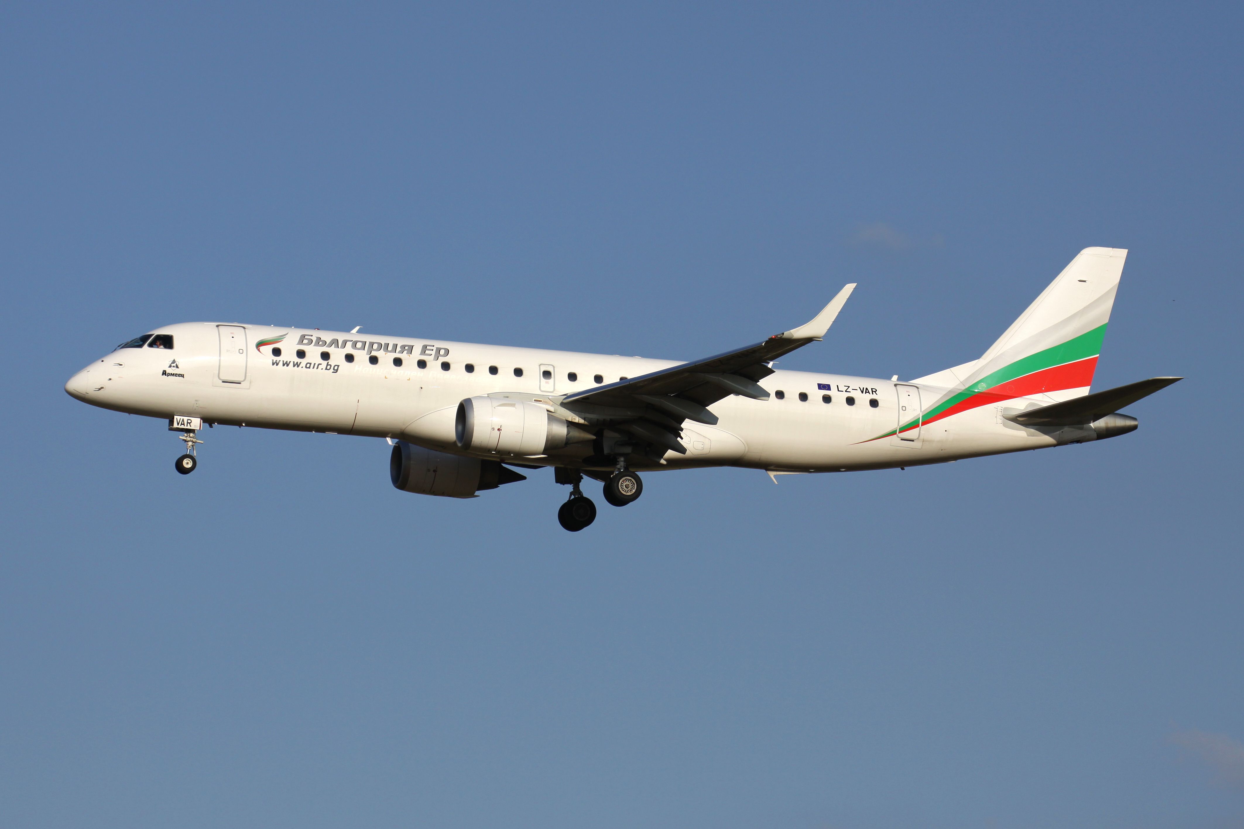 Bulgaria Air Embraer ERJ-190 | LZ-VAR
