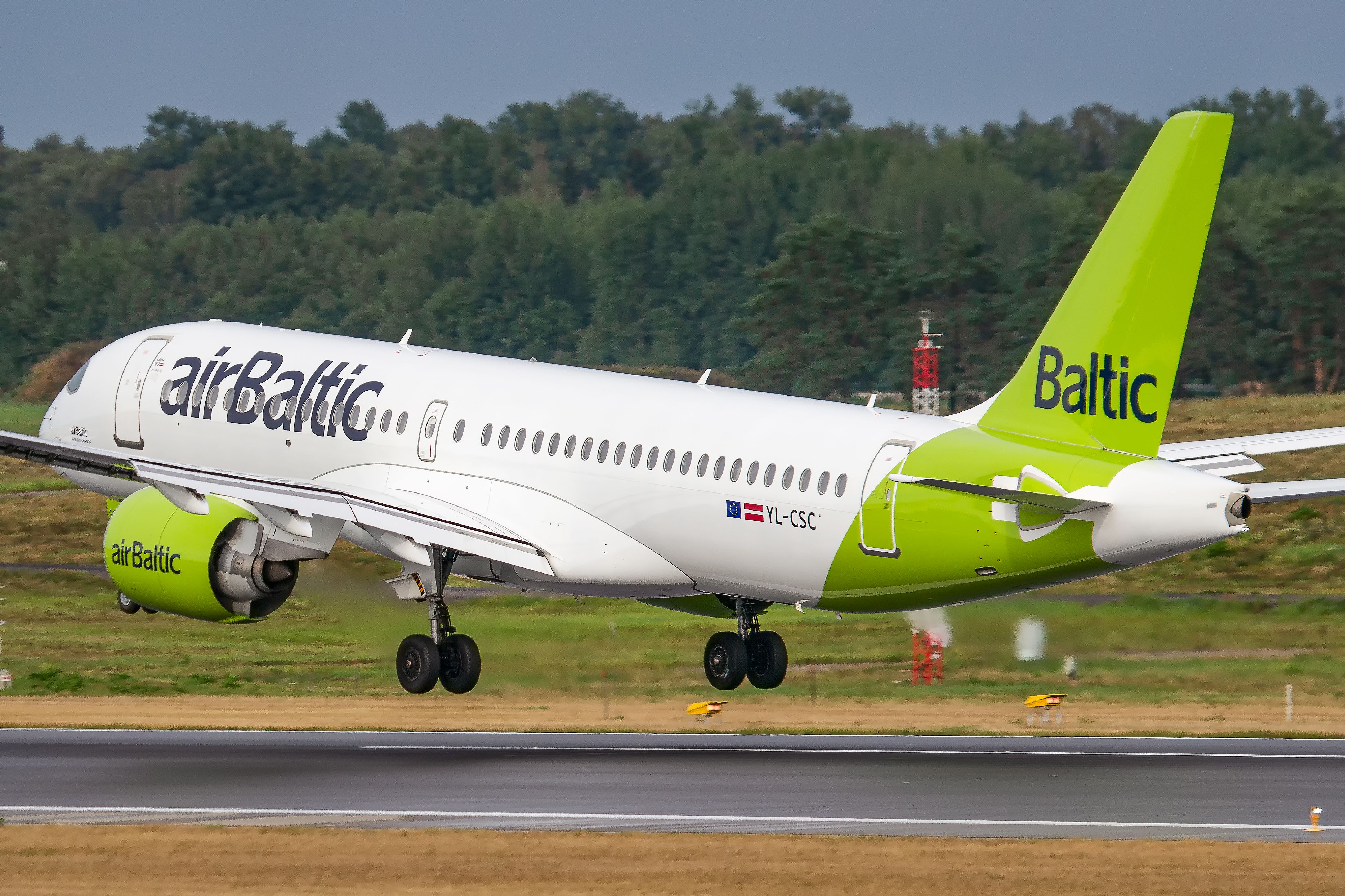 airBaltic Airbus A220 Landing
