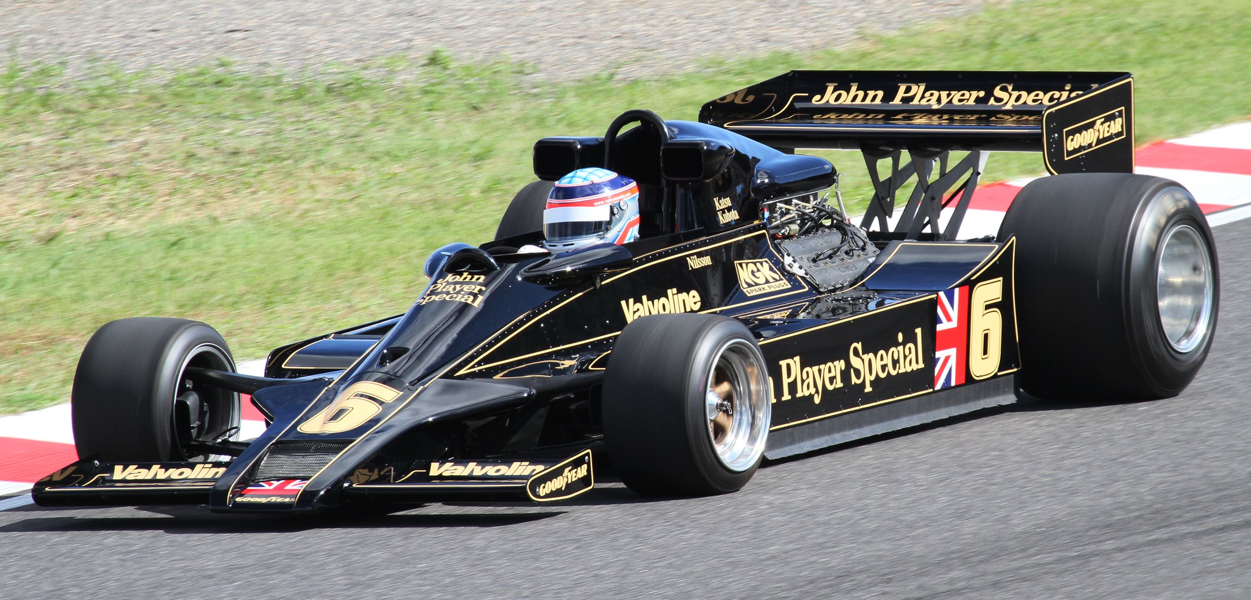 How Airplane Wing Aerodynamics Helped Lotus Design A Better F1 Car