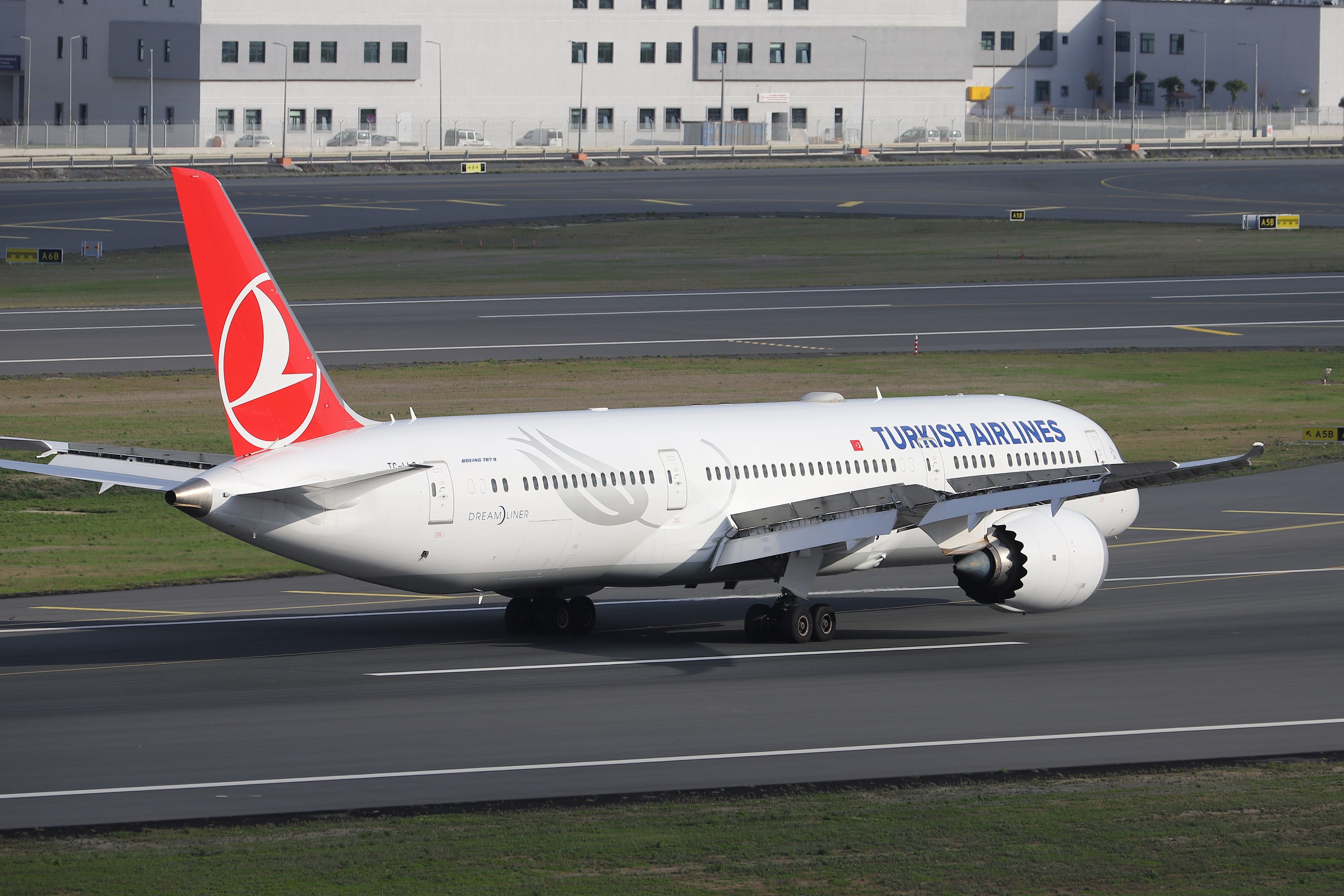 A Turkish Airlines 787-9 taxiing to the runway.