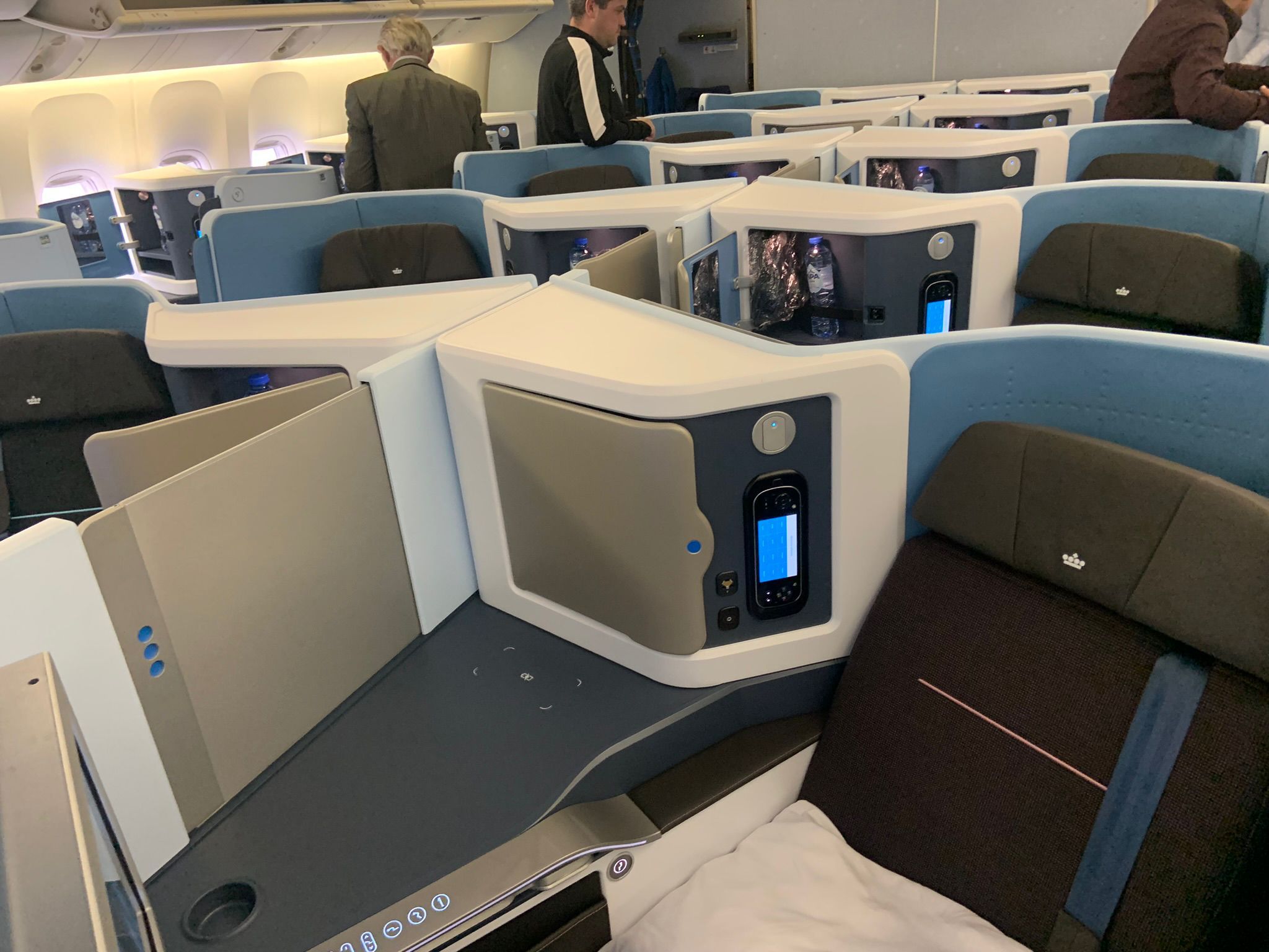 KLM Reveals Stunning New Business Class Seat For Boeing 777