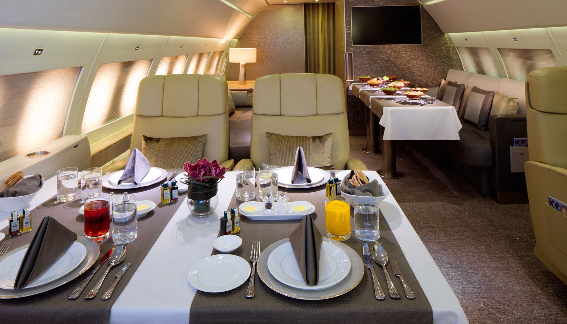 A fine dining area set up on the Emirates Executive A319.