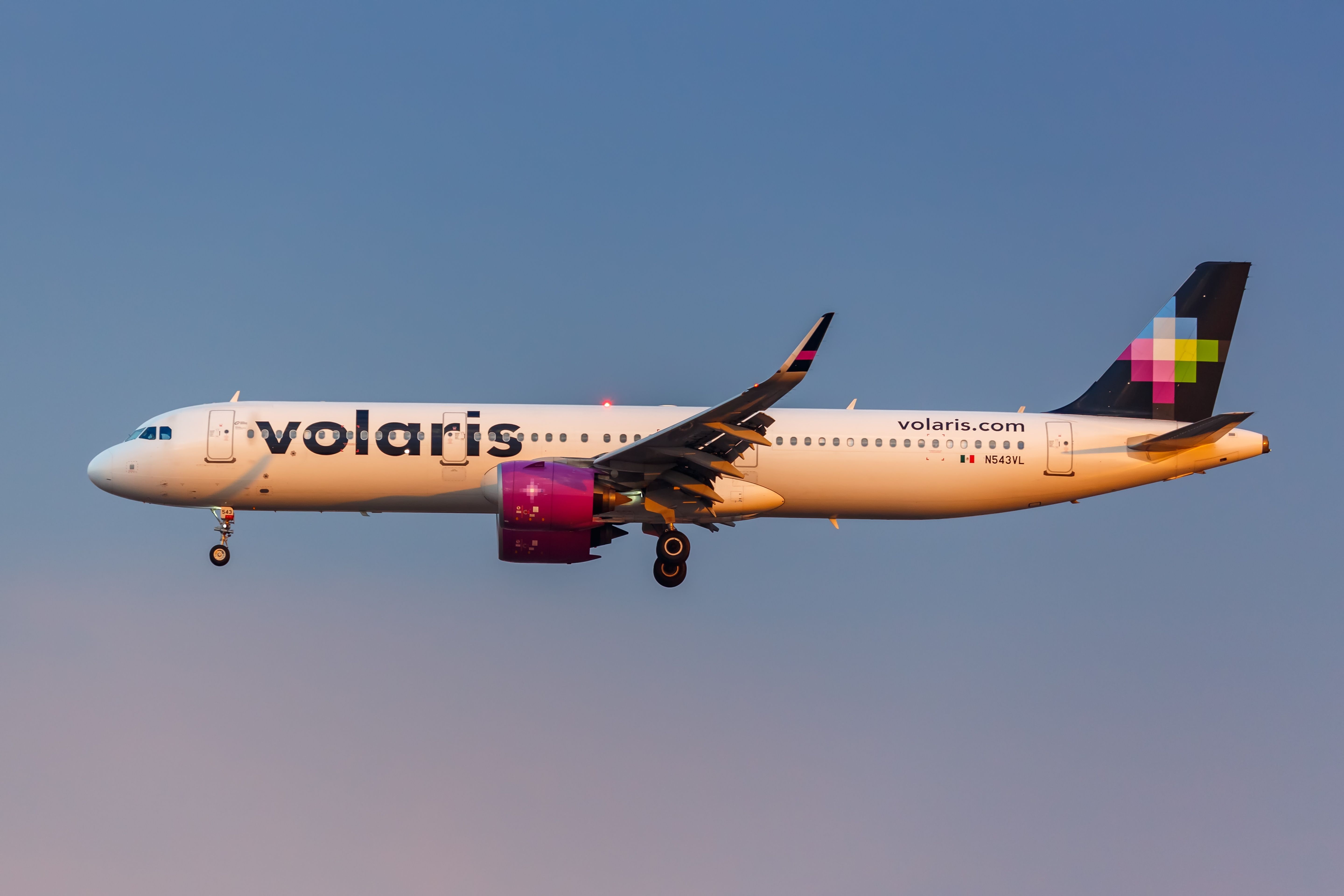 A Volaris Airbus A321neo flying