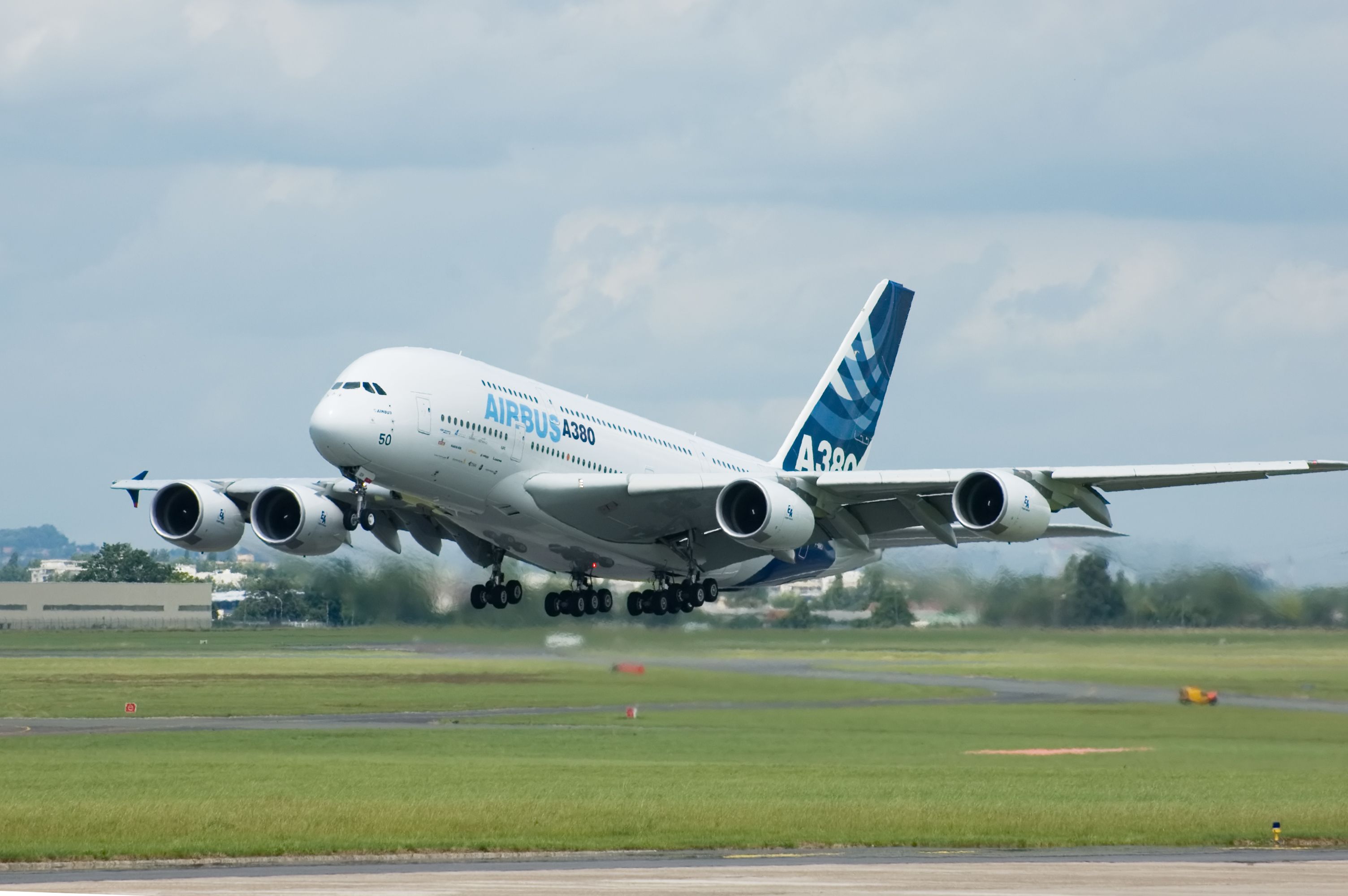 Airbus A380 landing