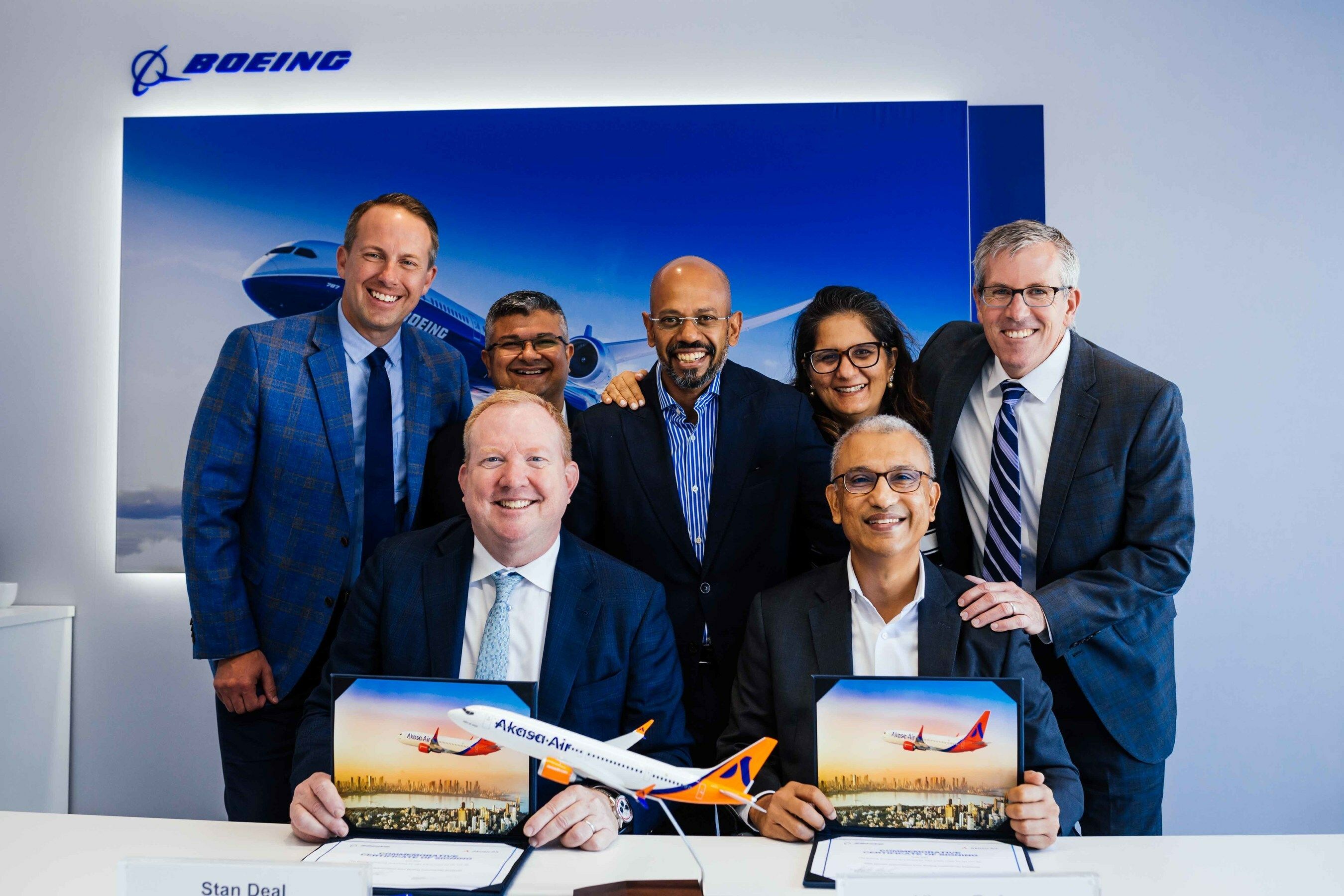 The signing of a new aircraft order between Akasa Air and Boeing.
