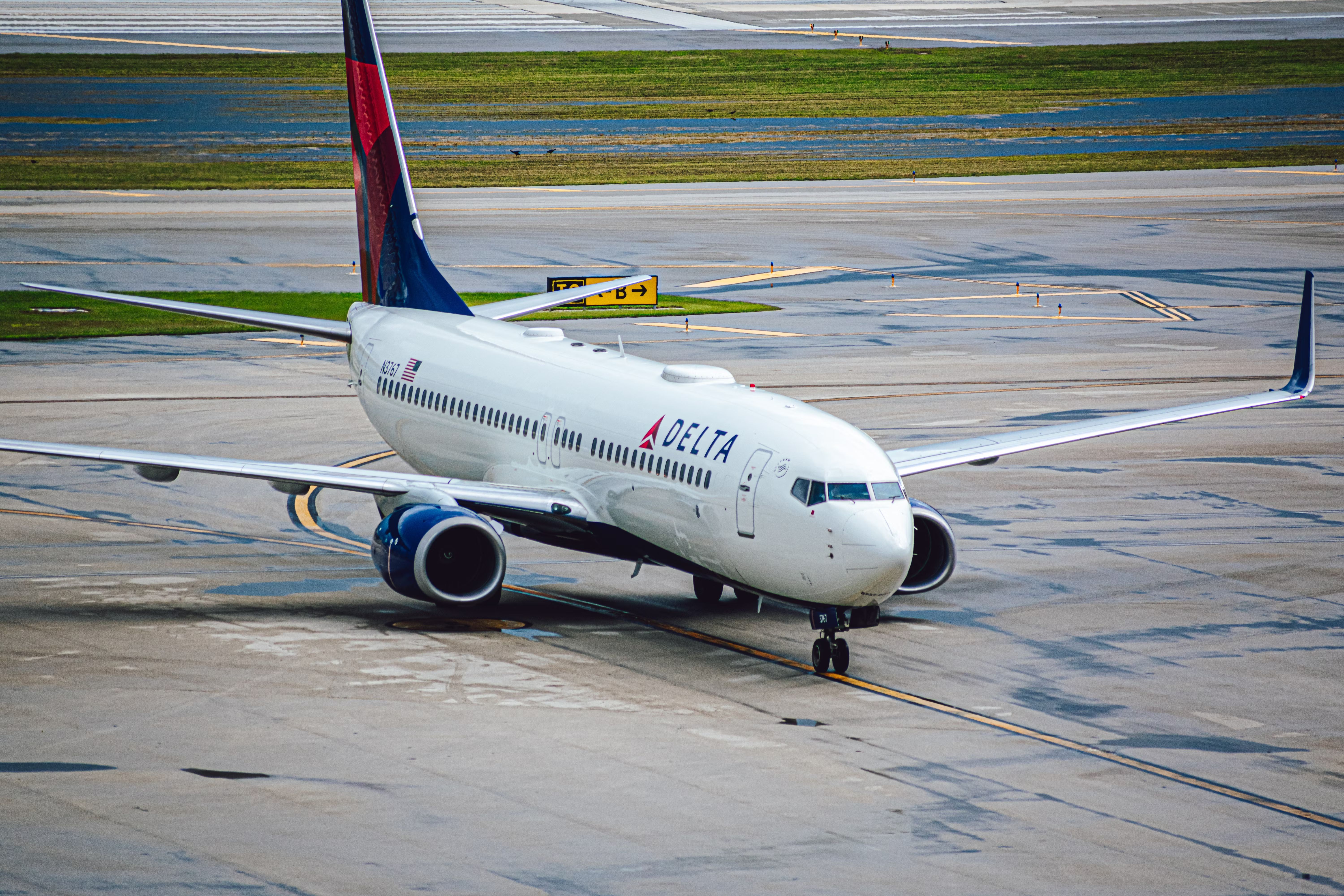 Delta Air Lines Boeing 737-800 FLL