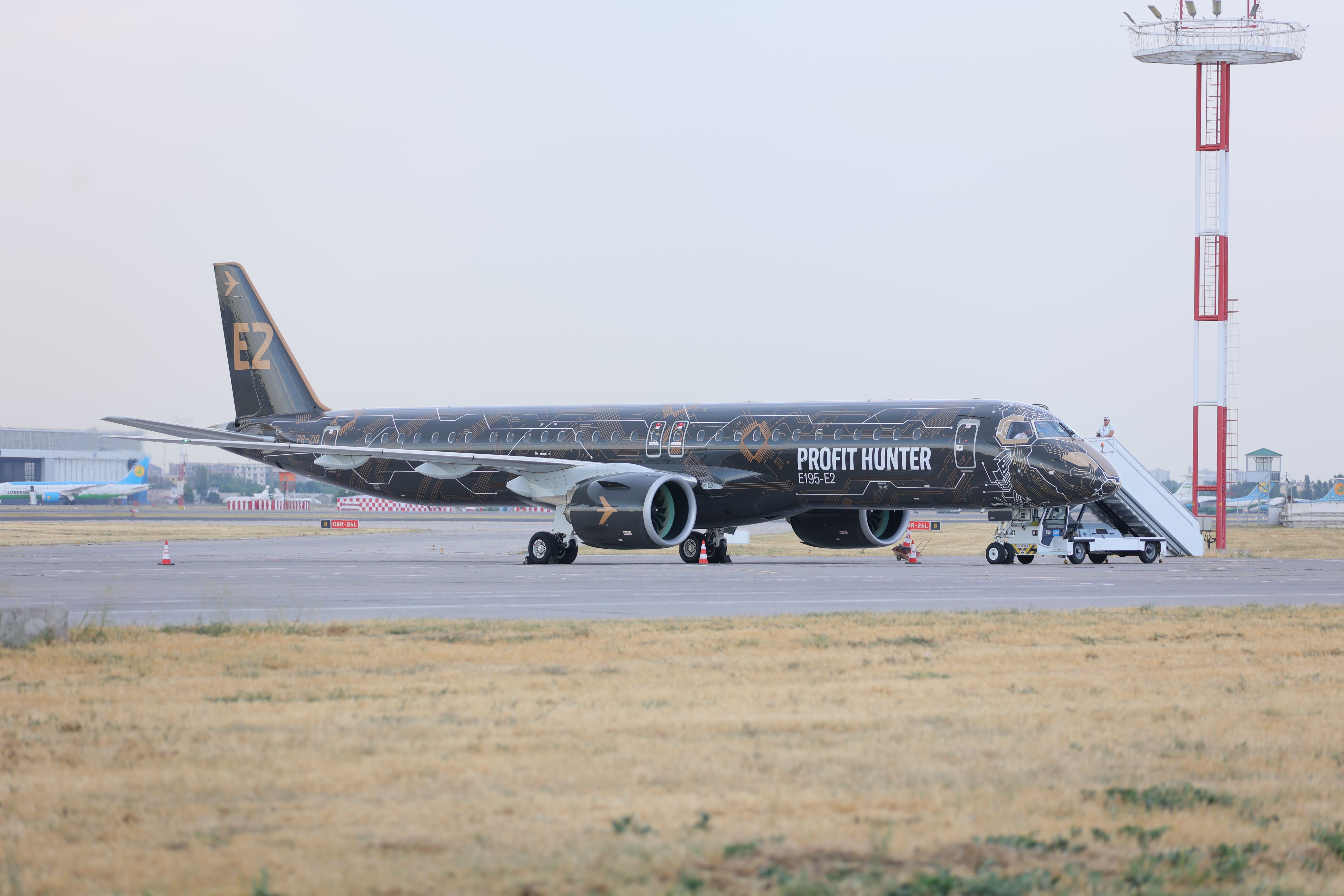 Embraer E195-E2 demo Flight - Uzbekistan