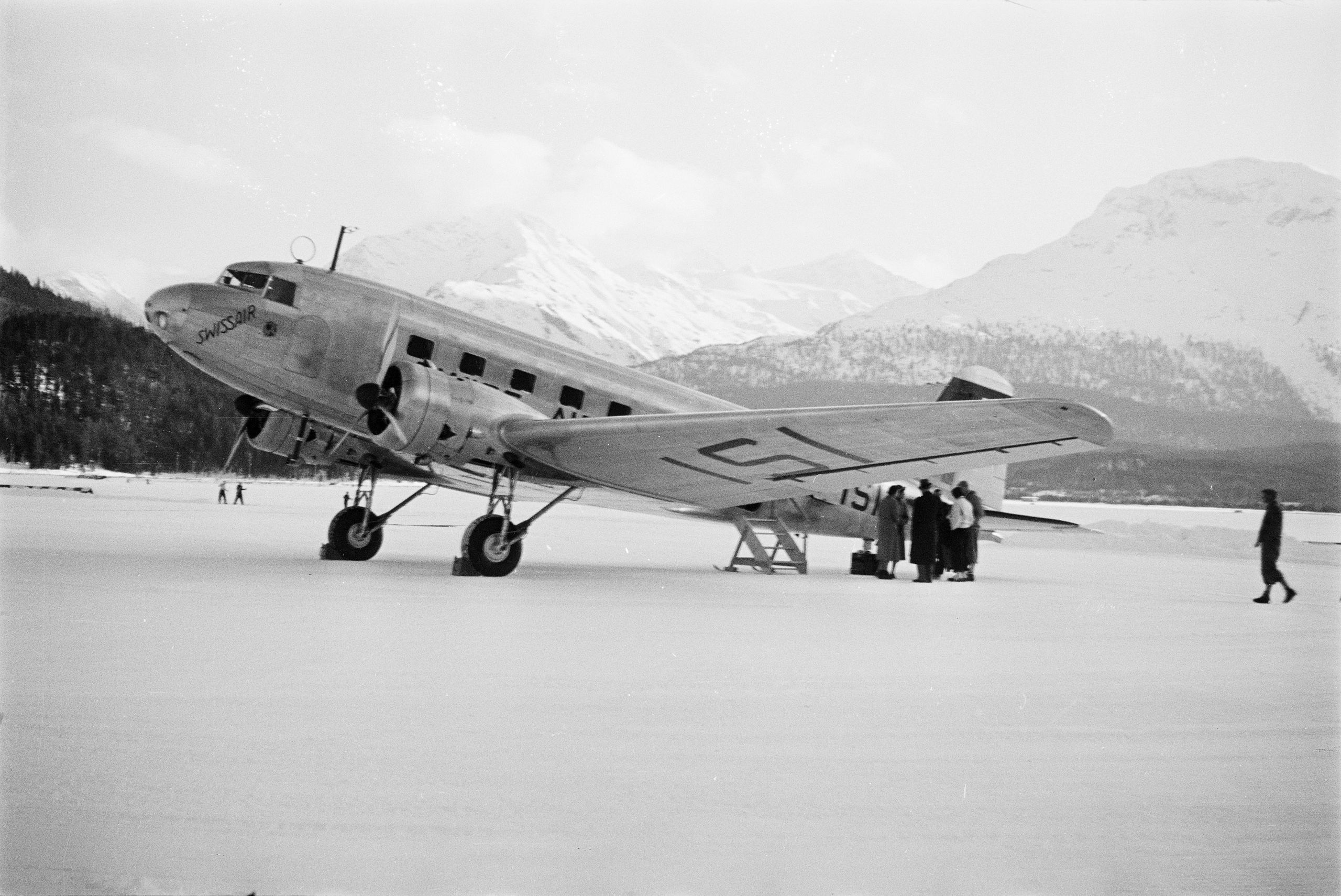 A Swissair Douglas DC-2-115-D photographed between 1937 and 1938.