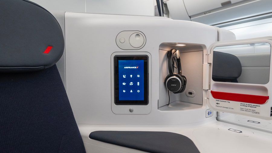 A closer look at the Air France Airbus A350 business class seat.
