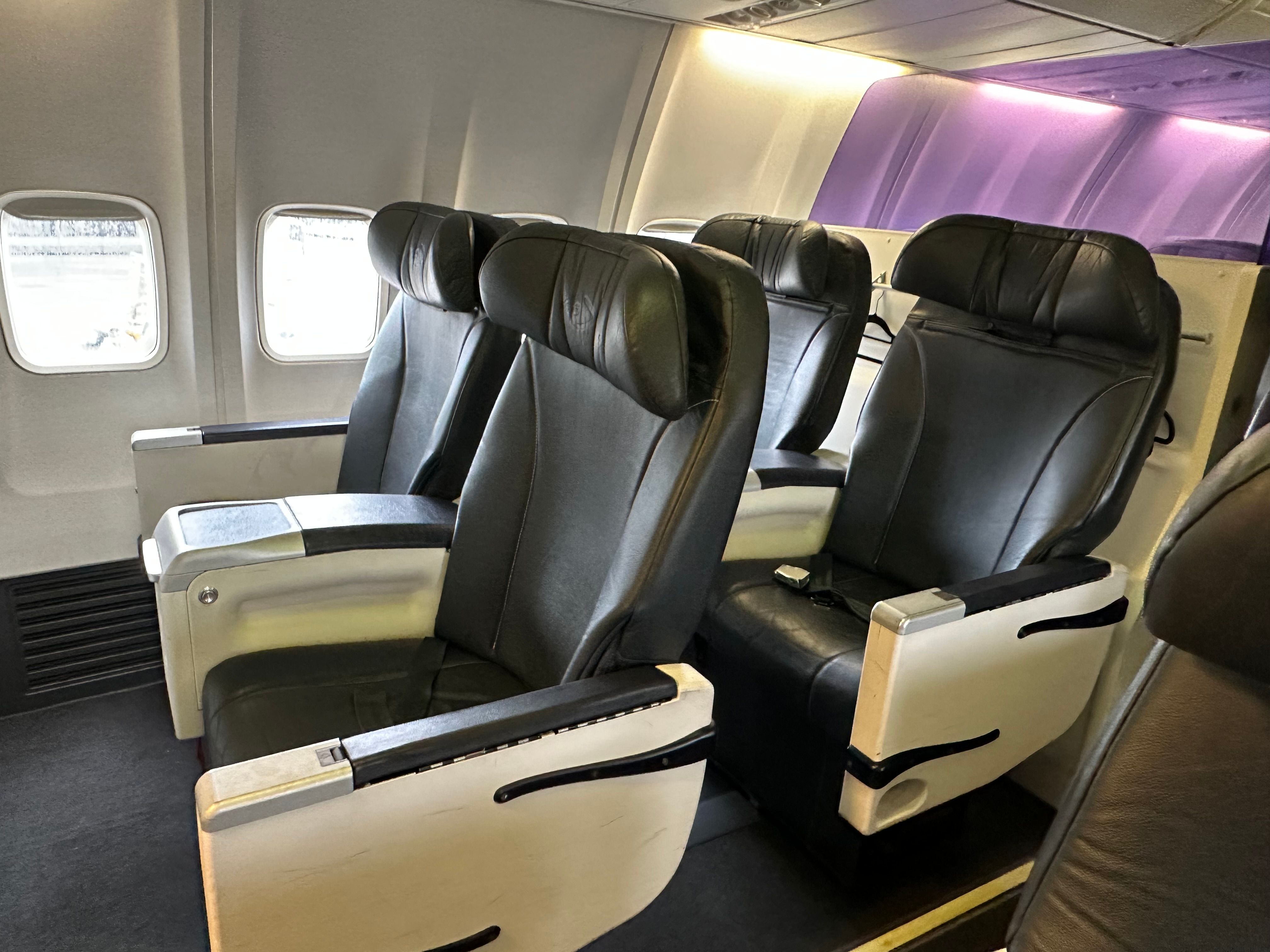 Rex 737-800 Business Class 