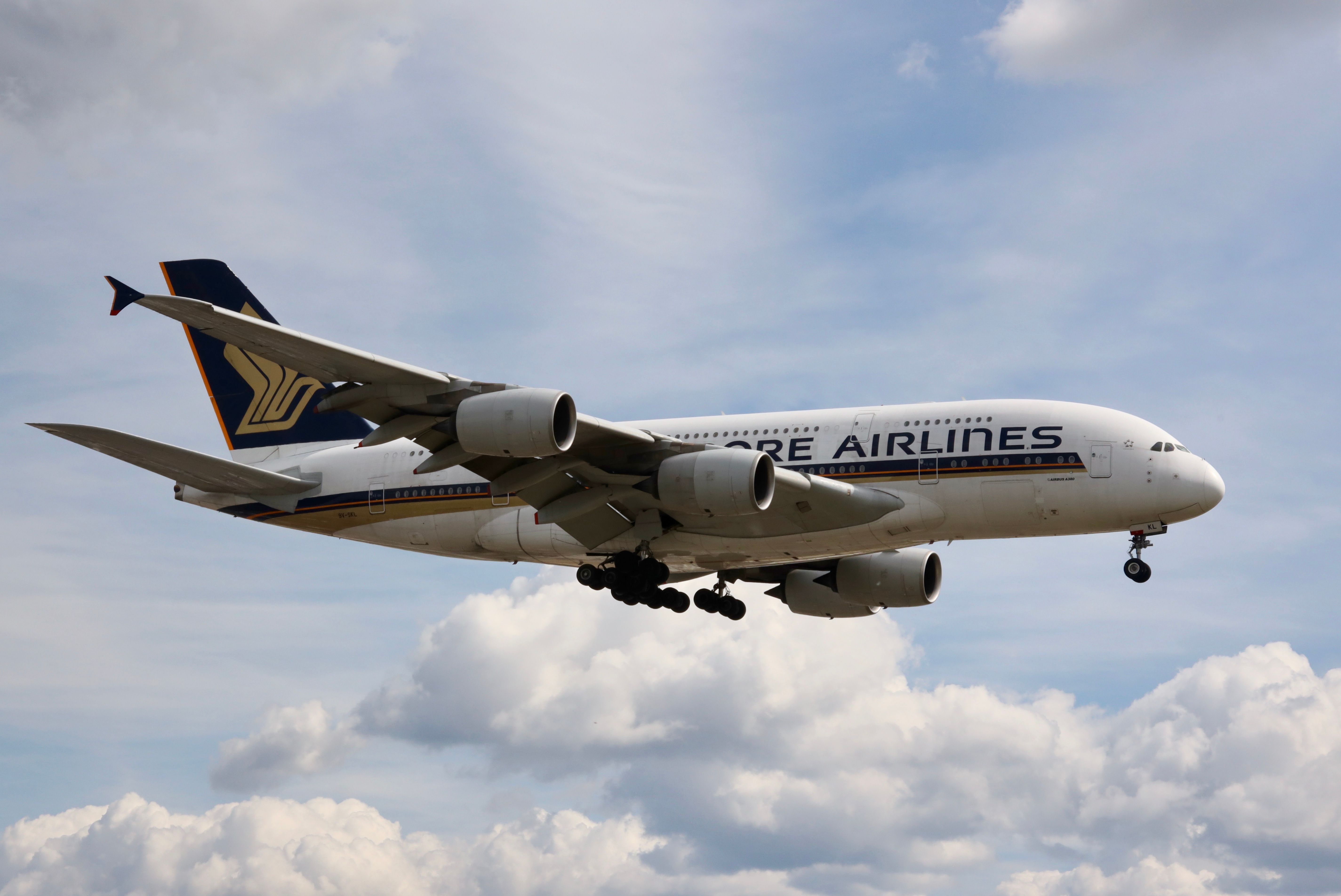 Singapore Airlines Airbus A380 Approaching London Heathrow