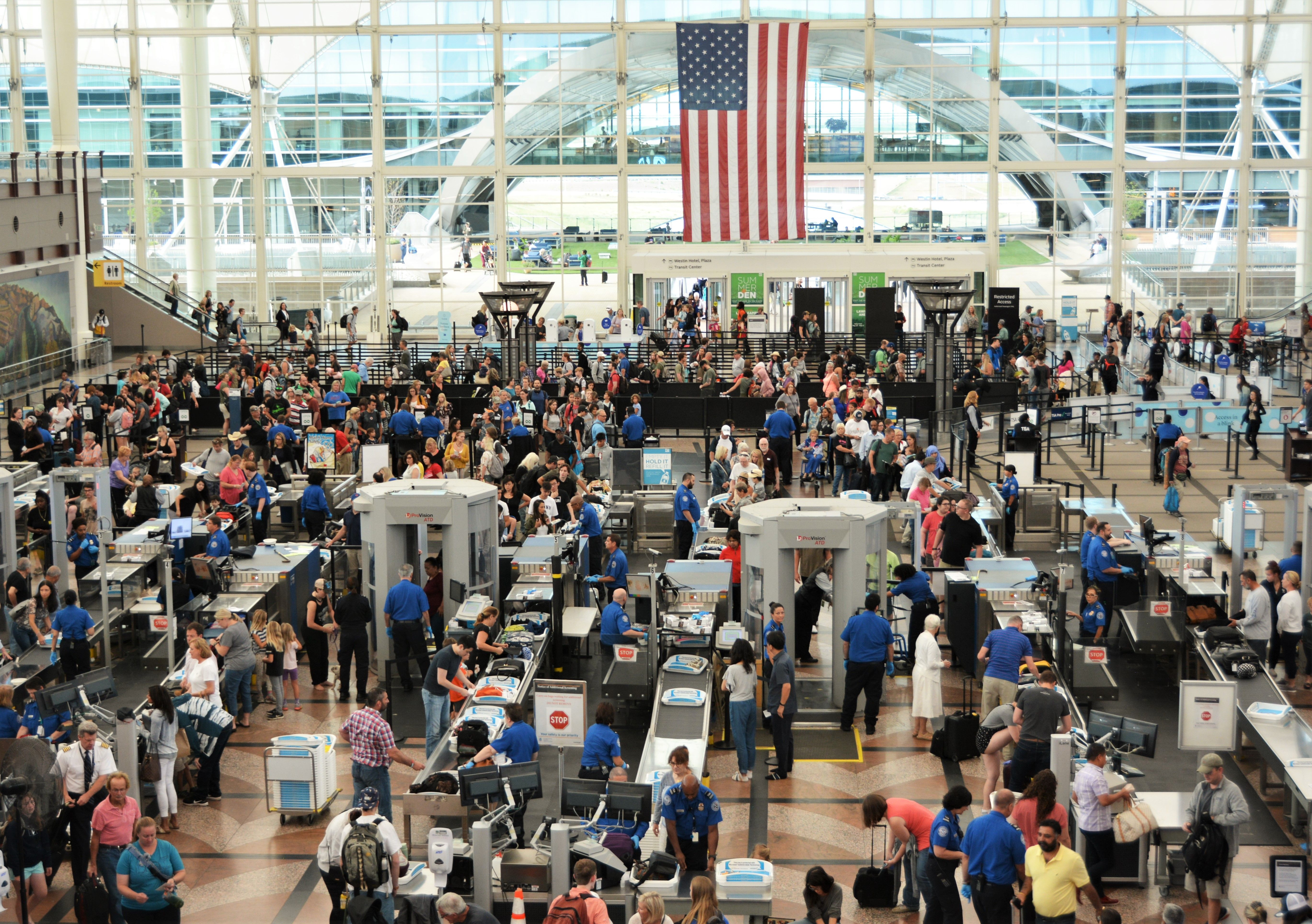 Long TSA lines at airport
