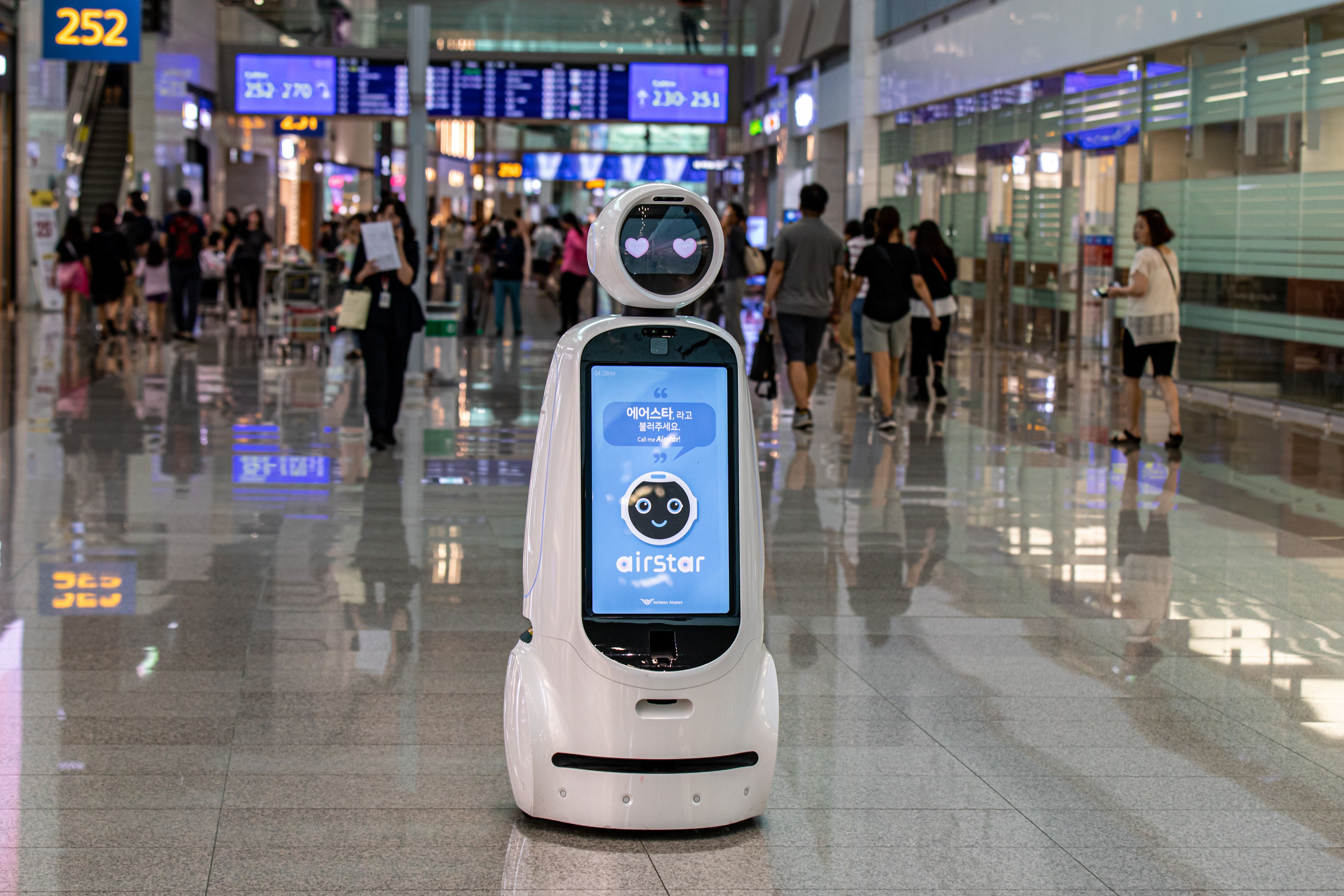 A Passenger aiding robot at Seoul Incheon Airport.