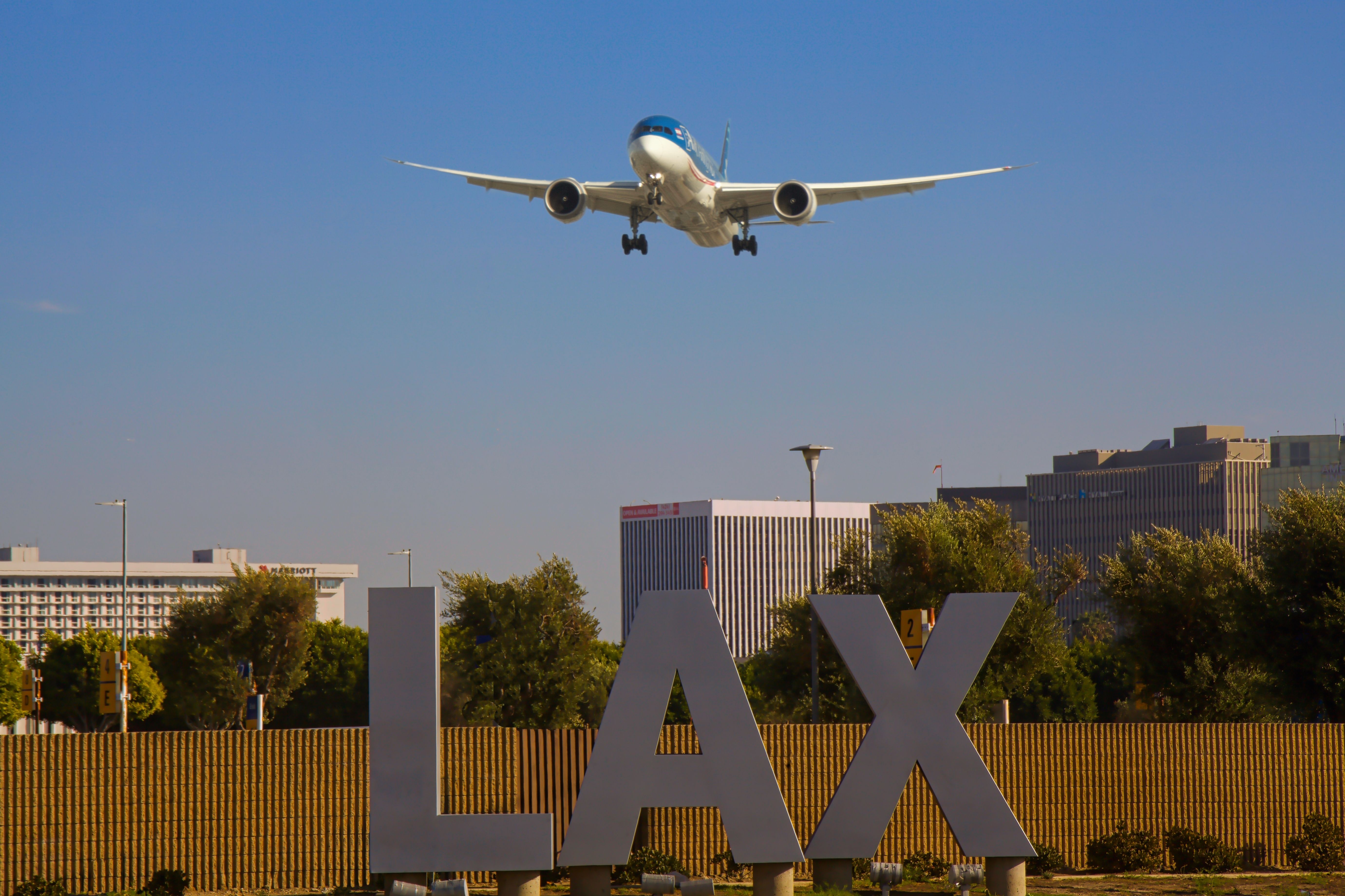 LAX Bans Single-Use Plastic Water Bottle Sales - EcoWatch