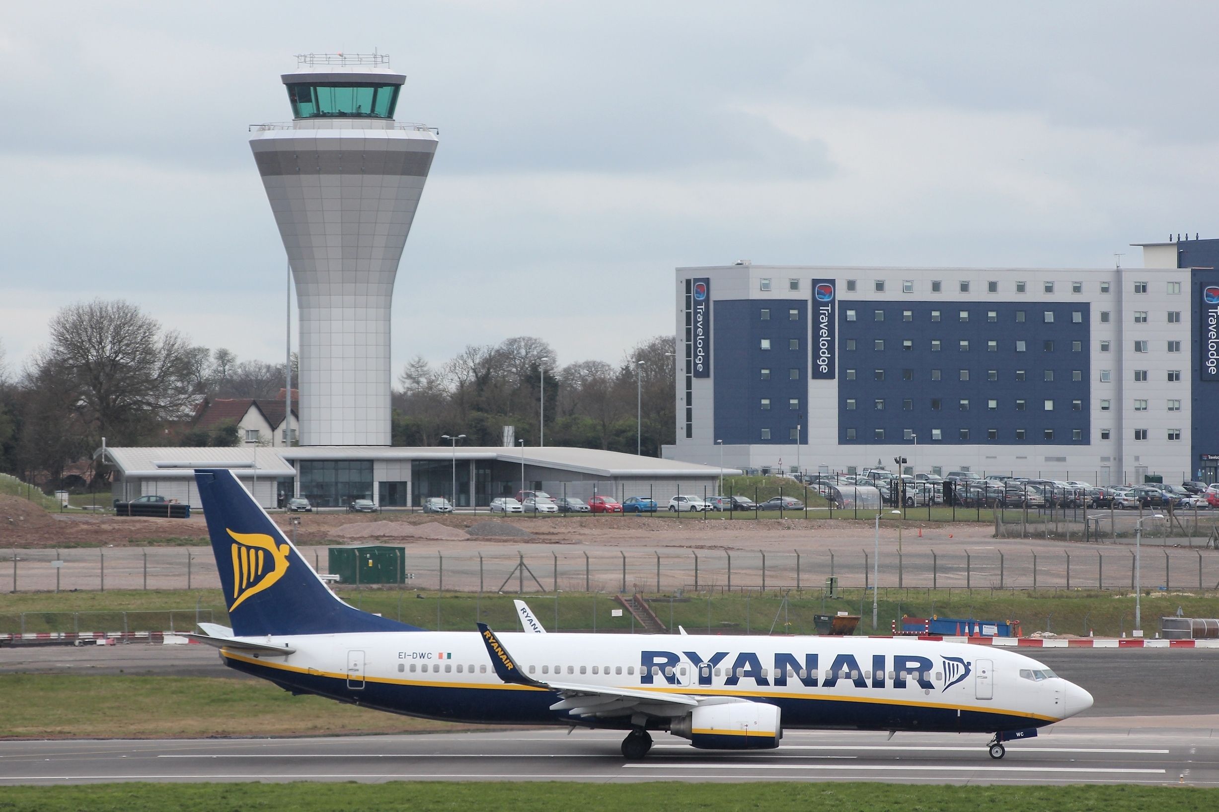  Pilots taxi Ryanair Boeing 737 at Birmingham Airport, UK