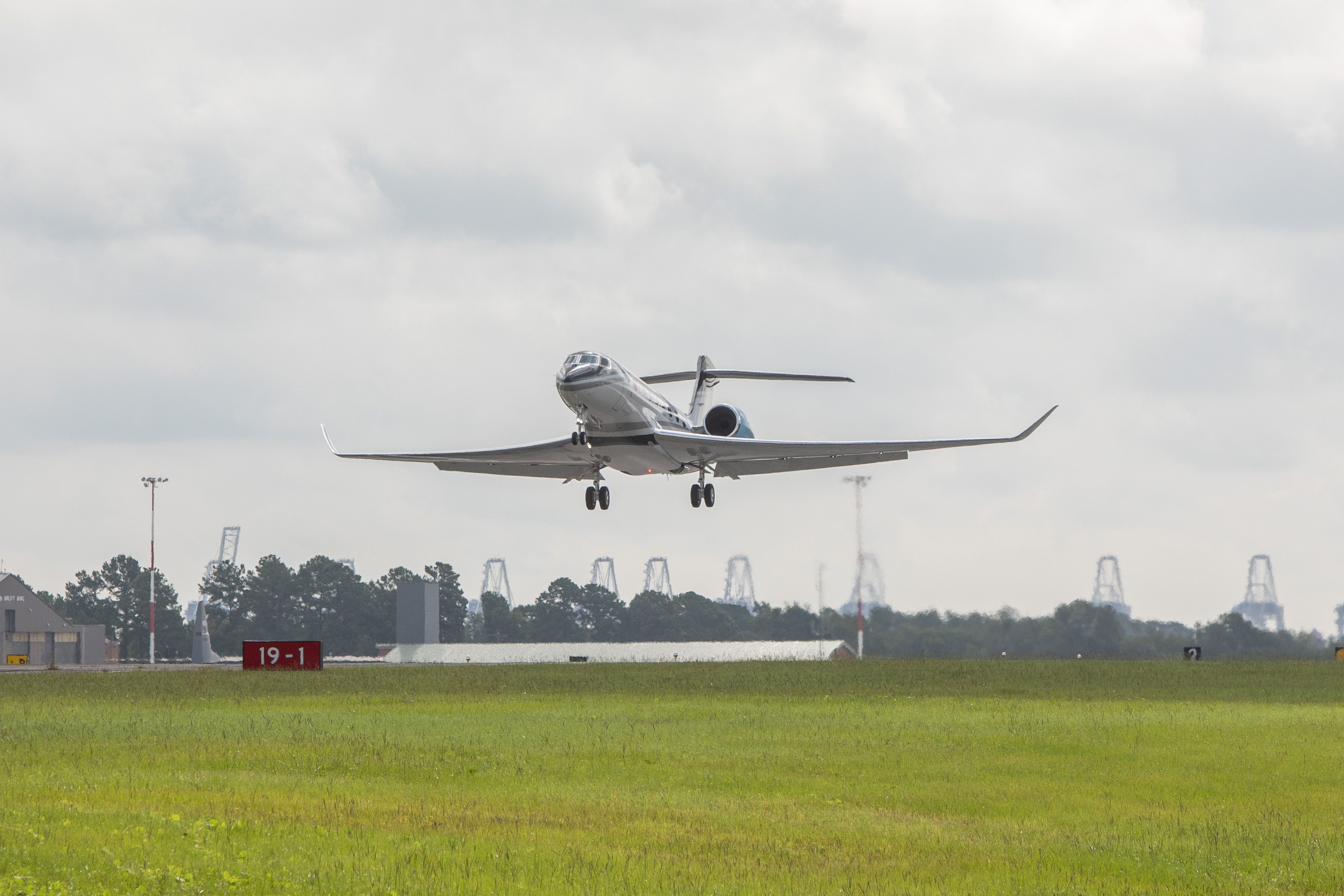 The Second Test Flight Gulfstream G800 Just After Take Off.