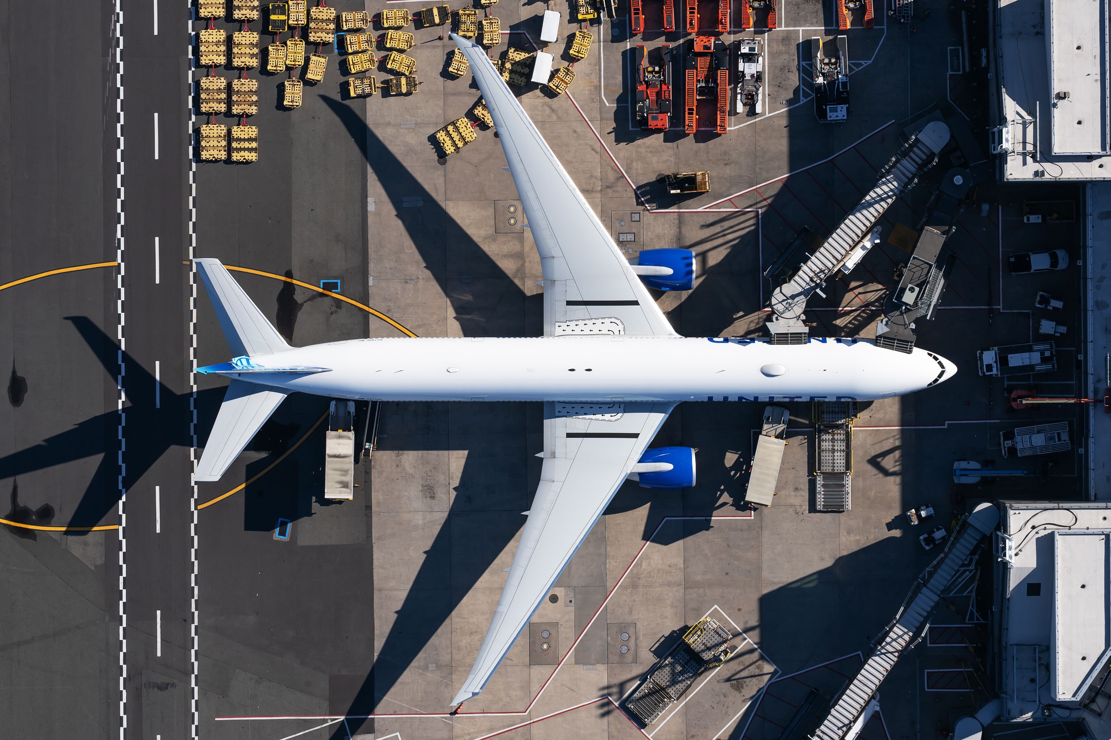 United Airlines Boeing 777-300(ER)