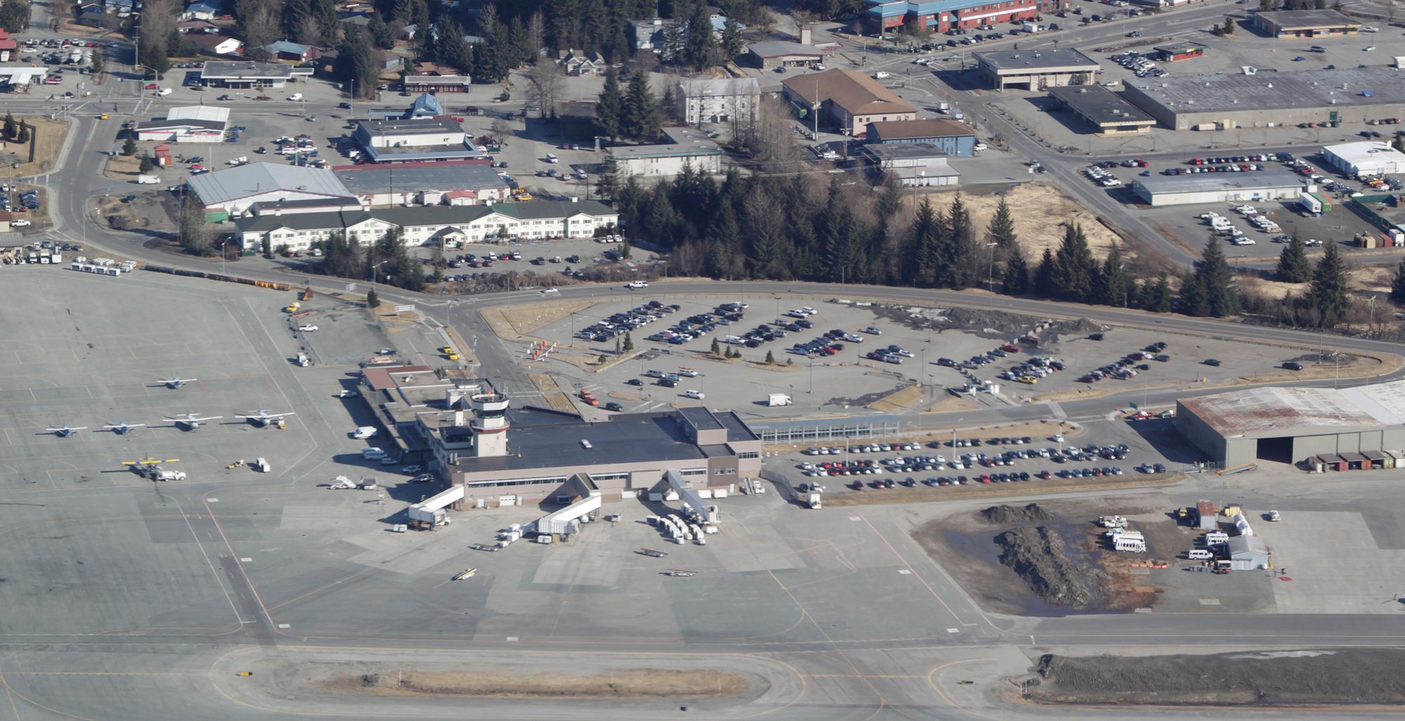 Why Is Alaska's Juneau International Airport So Challenging To Fly Into?