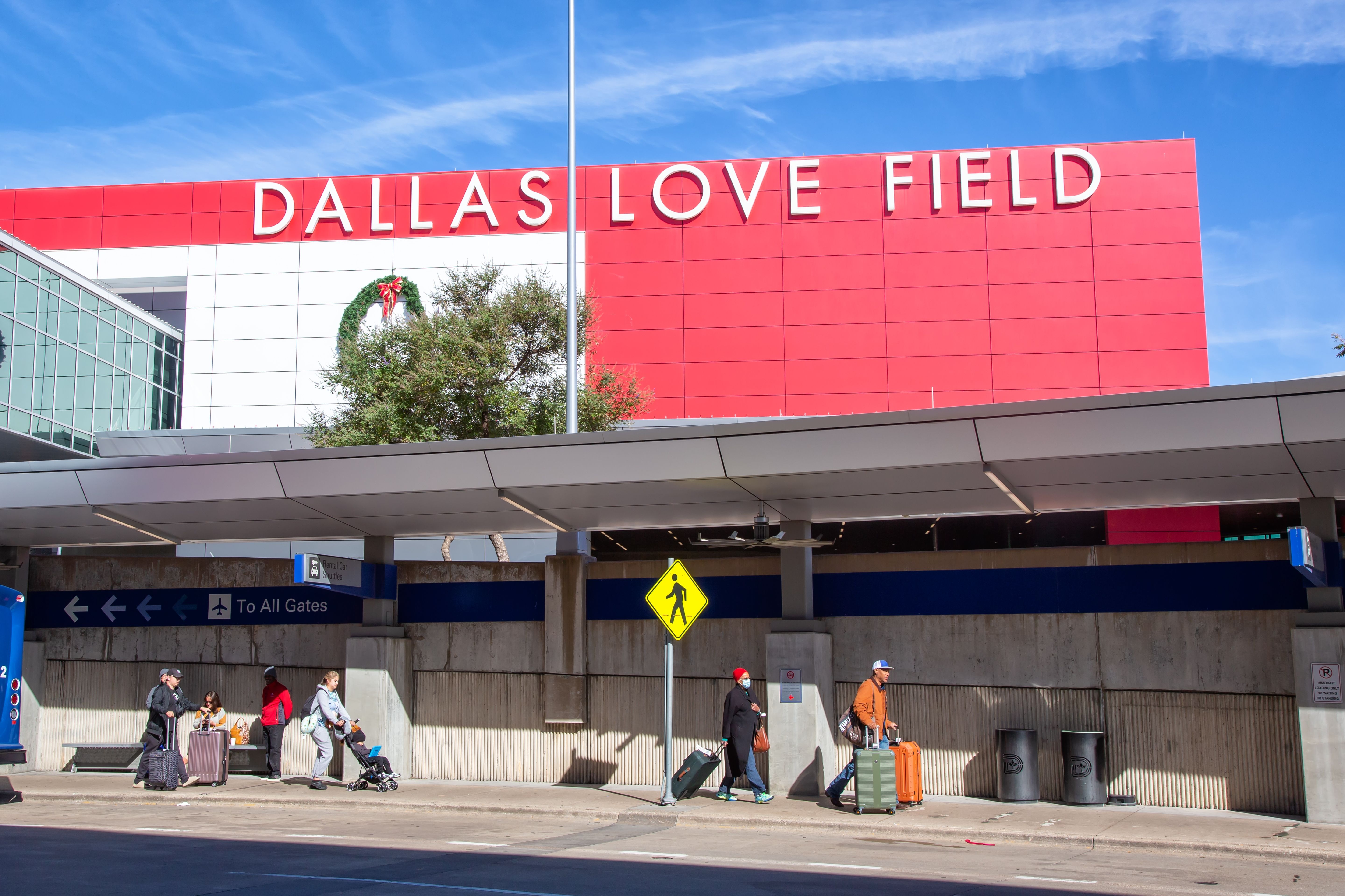 A Dallas Love Field sign 