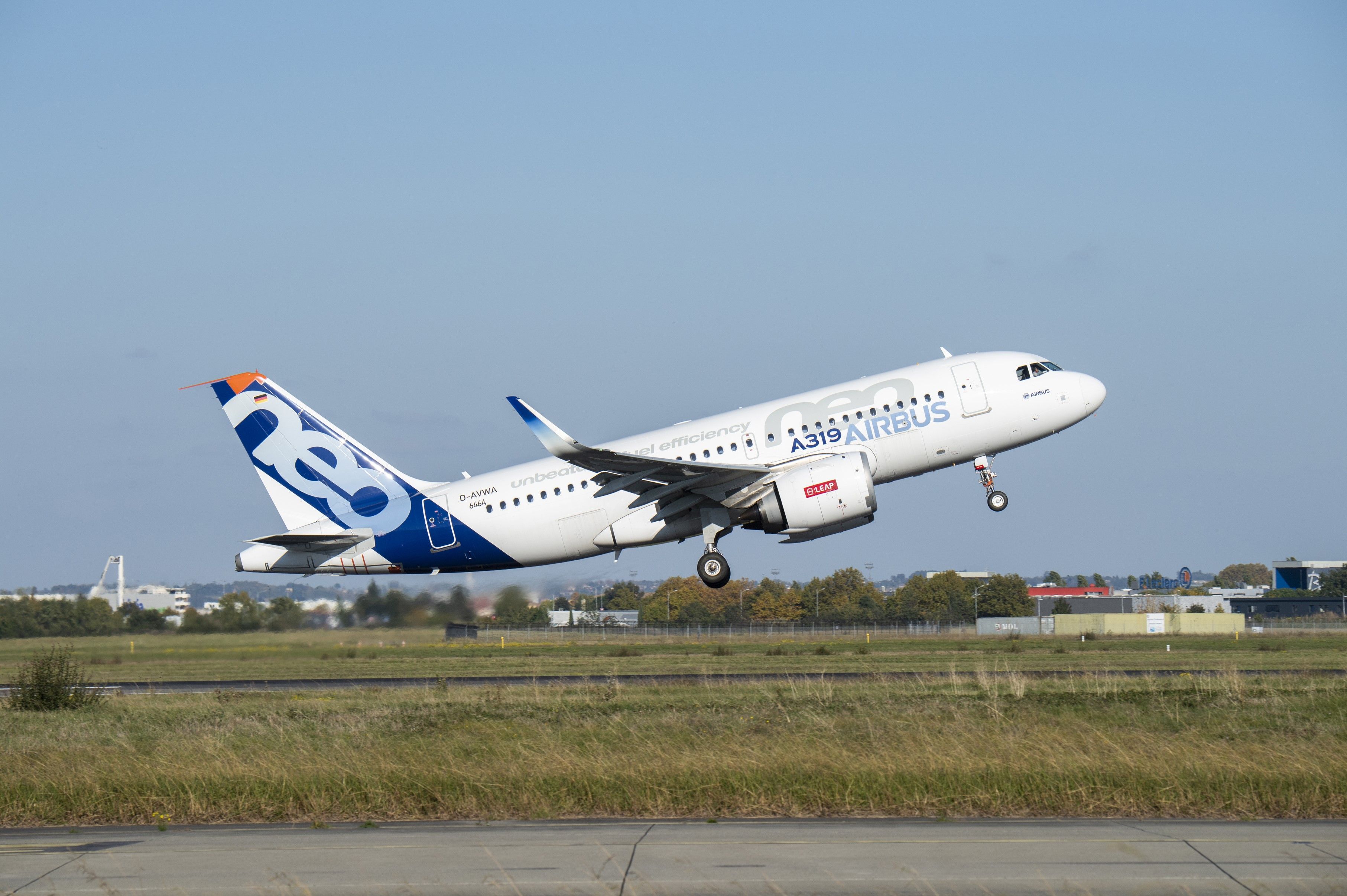 Airbus A319neo Taking Off