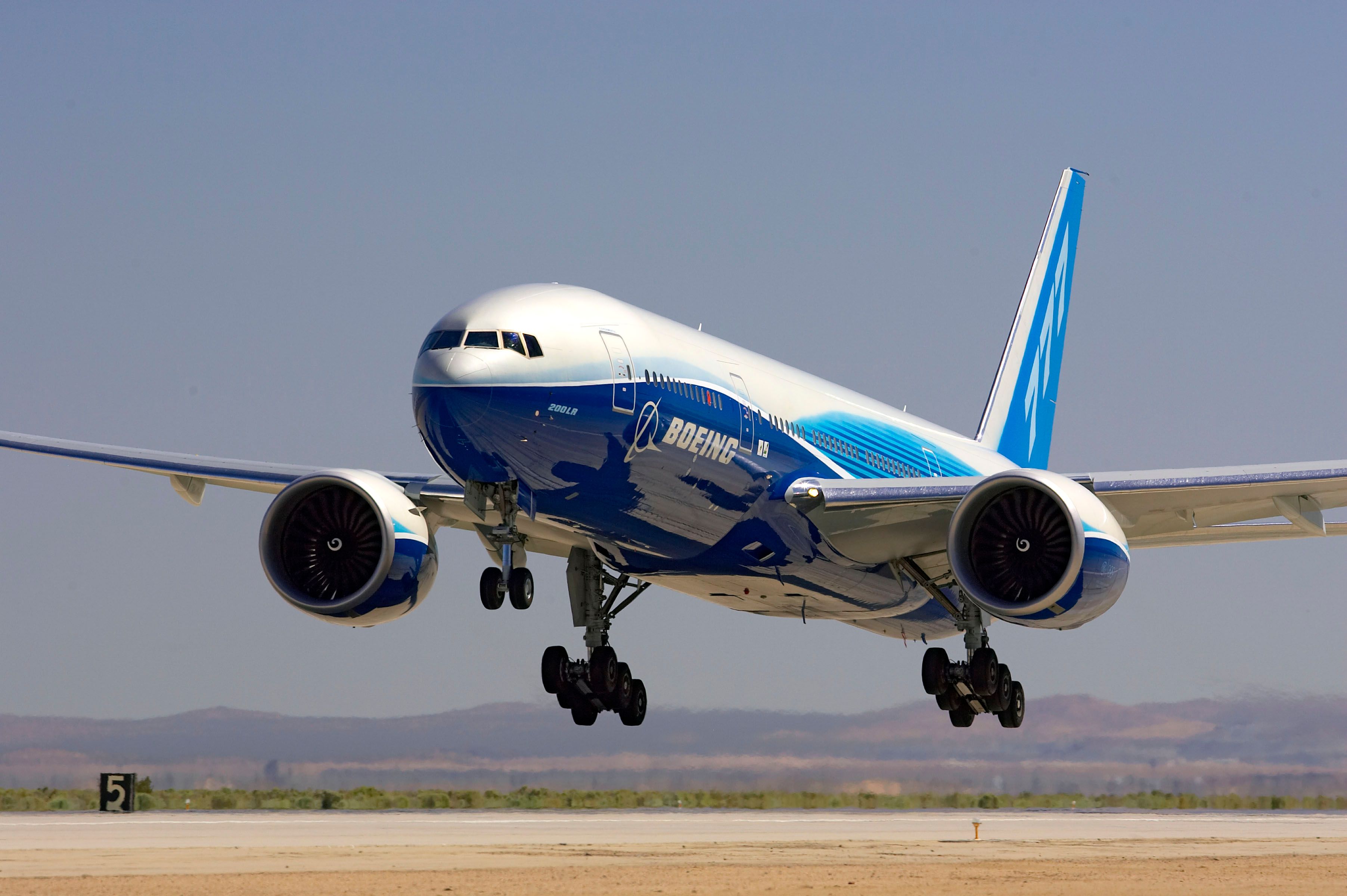 how old are boeing 777