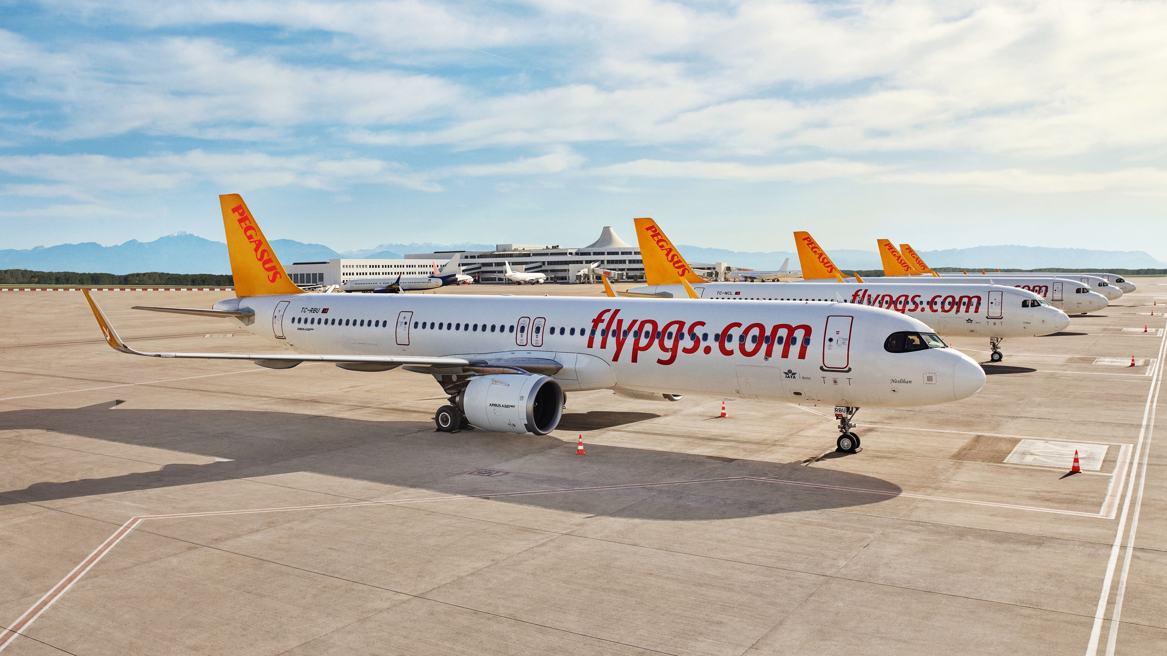 A fleet of Pegasus Airlines A321neo jets