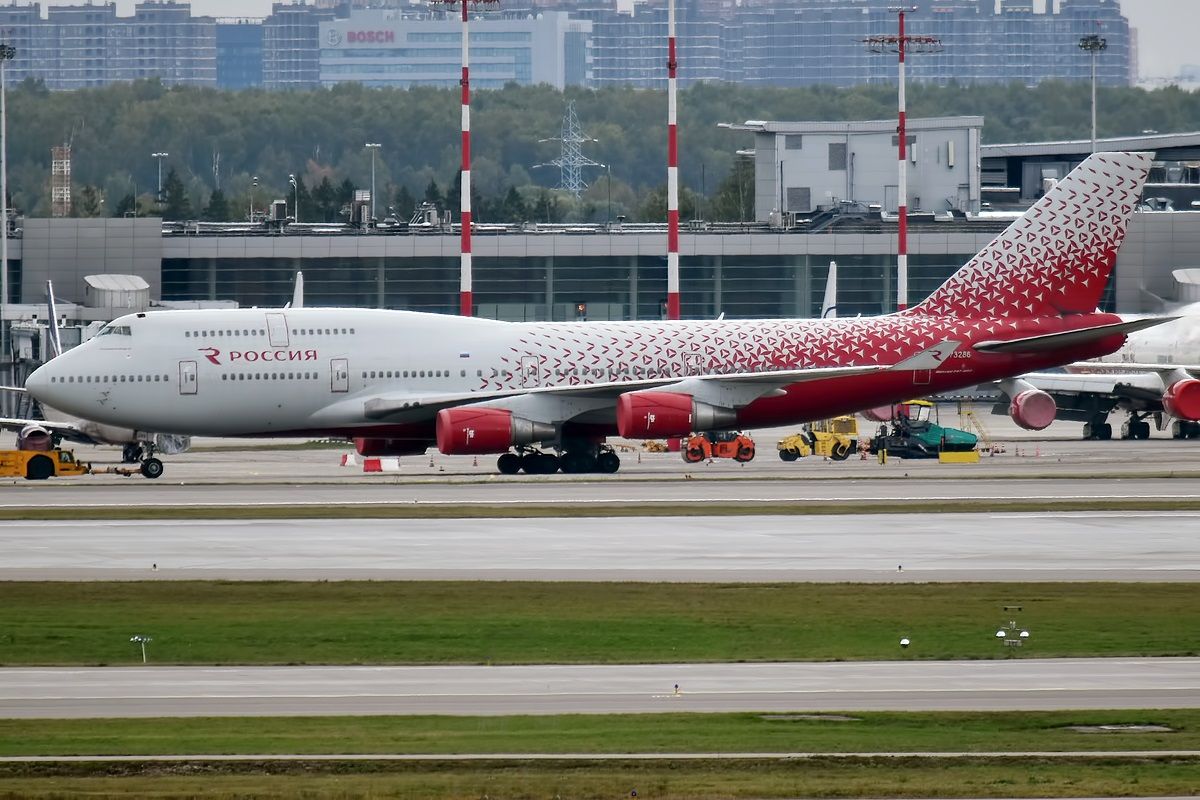 Rossiya Boeing 747-400 on stand